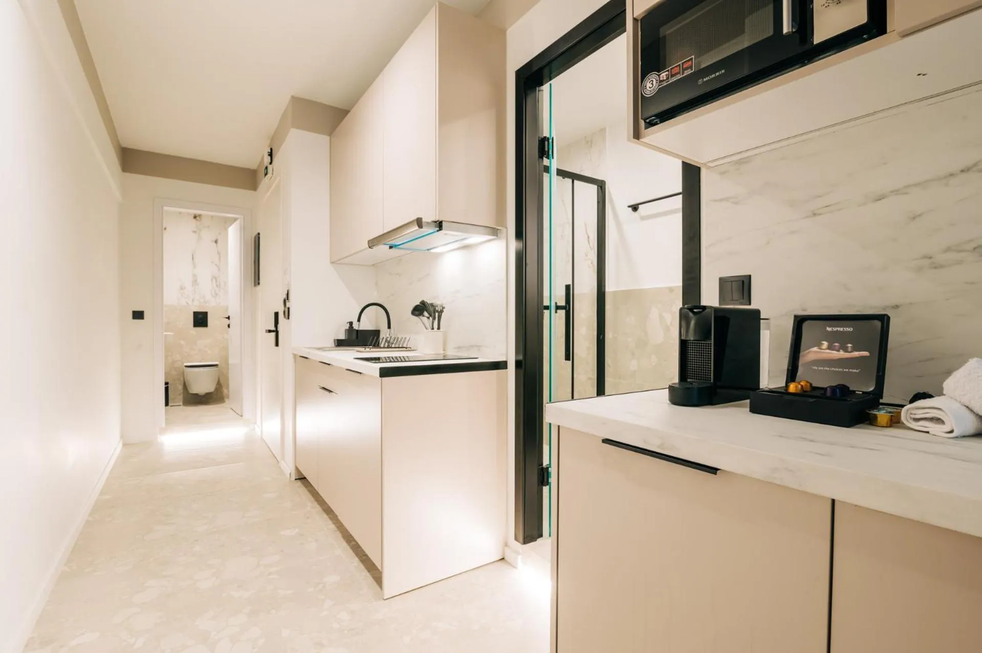 Coffee/tea facilities in Athesense Suites