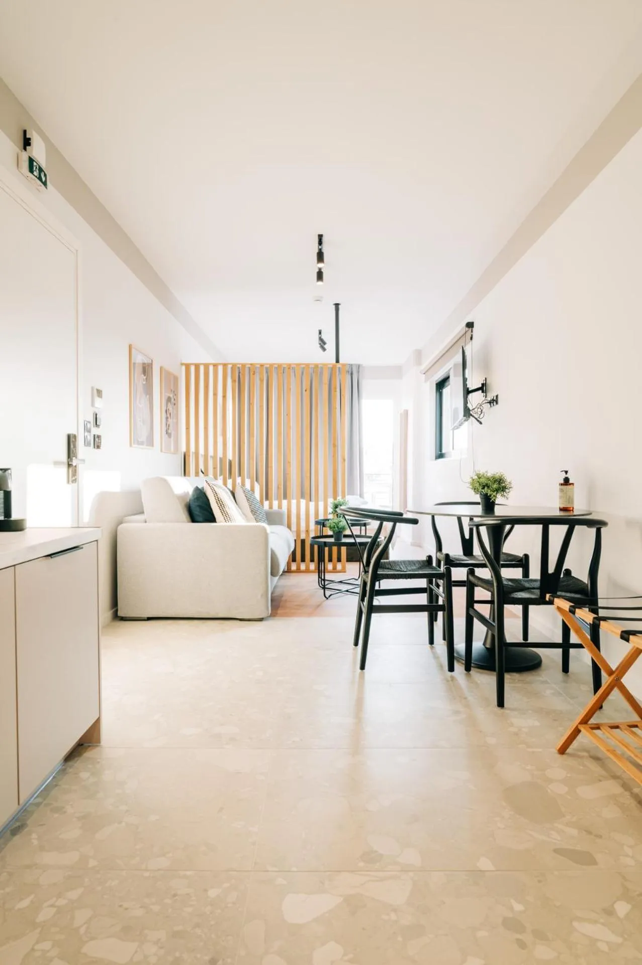 Kitchen or kitchenette in Athesense Suites