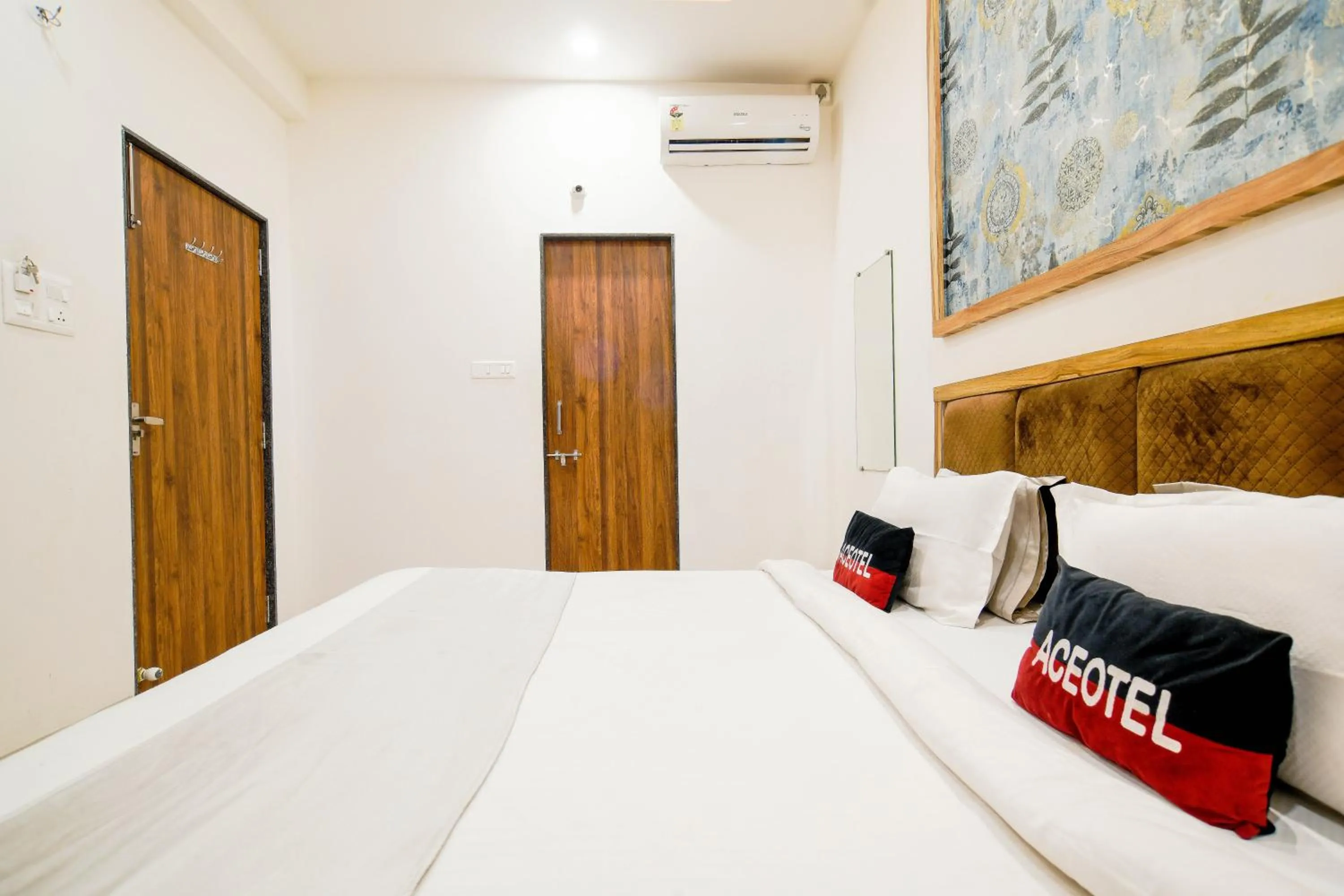 Bedroom, Bed in Aceotel Inn Flamingo