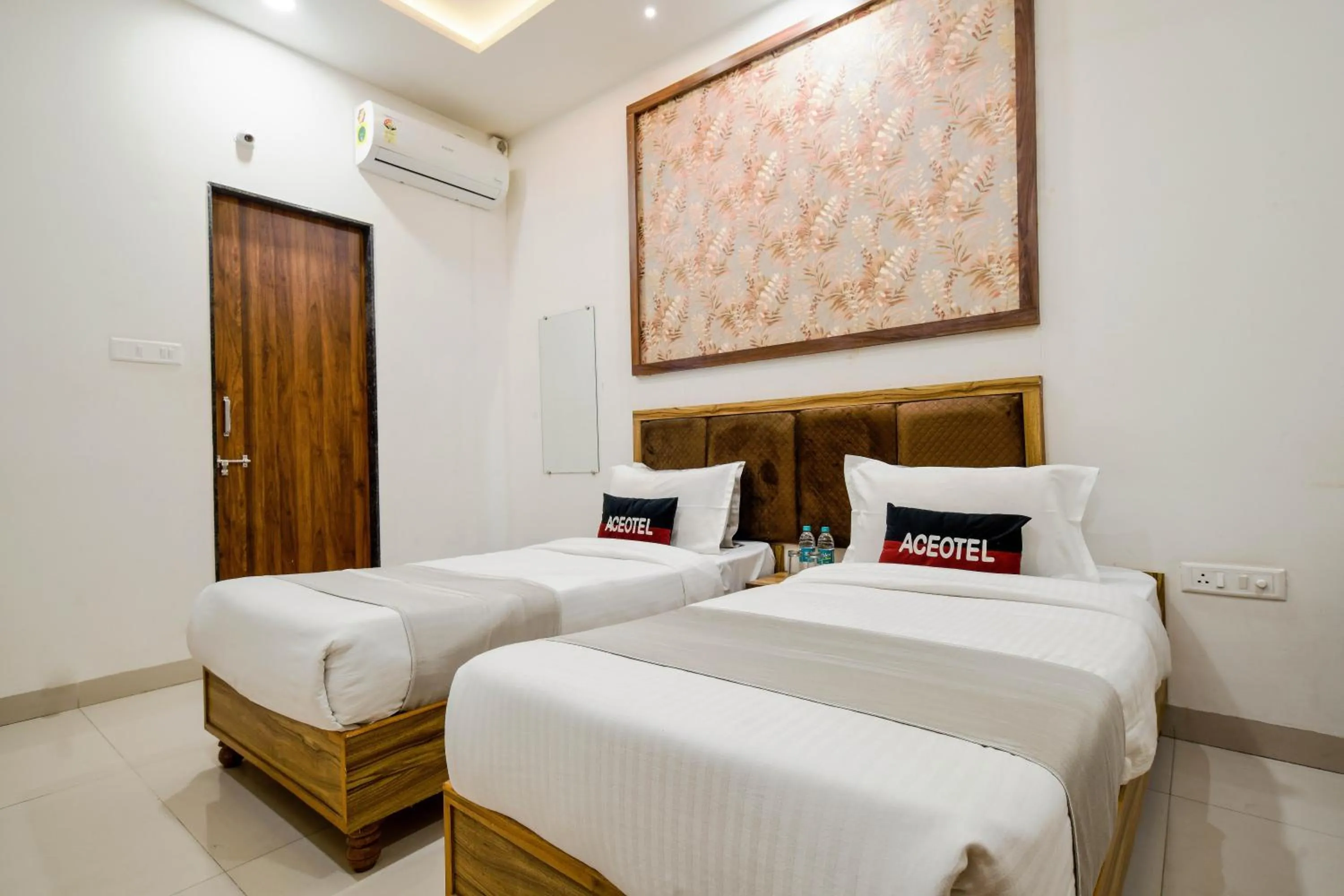 Bed in Aceotel Inn Flamingo