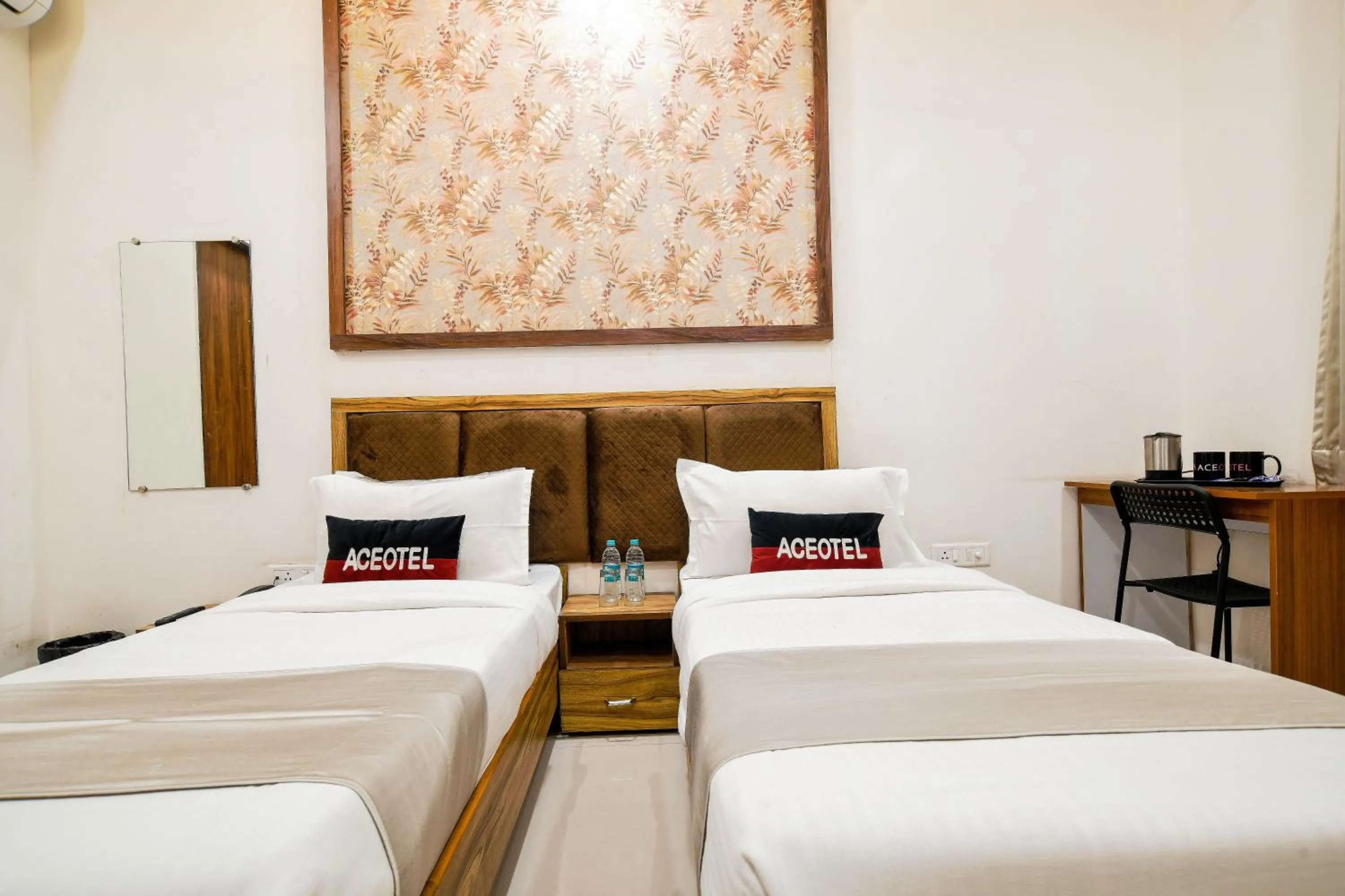 Bed in Aceotel Inn Flamingo