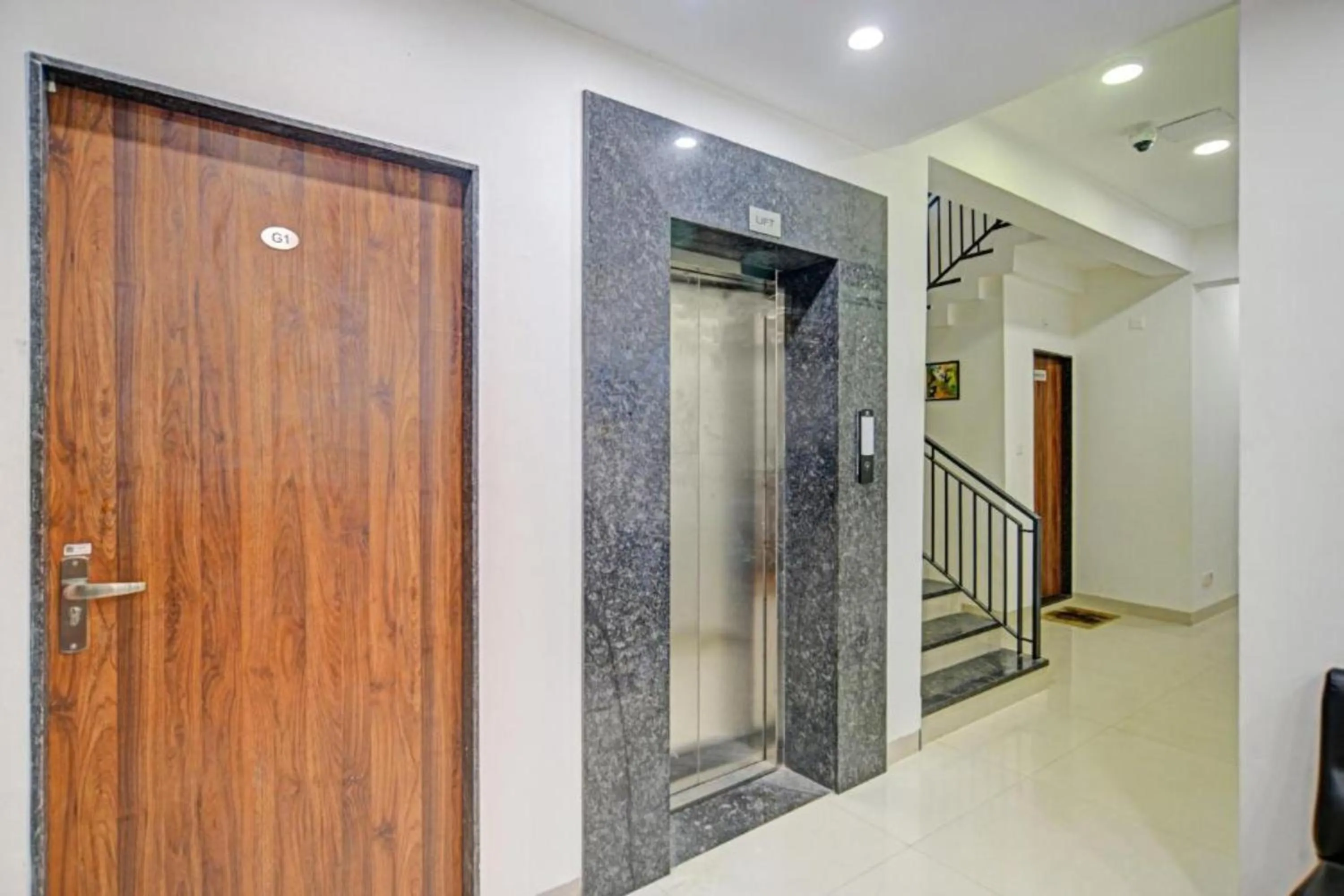 elevator in Aceotel Inn Flamingo