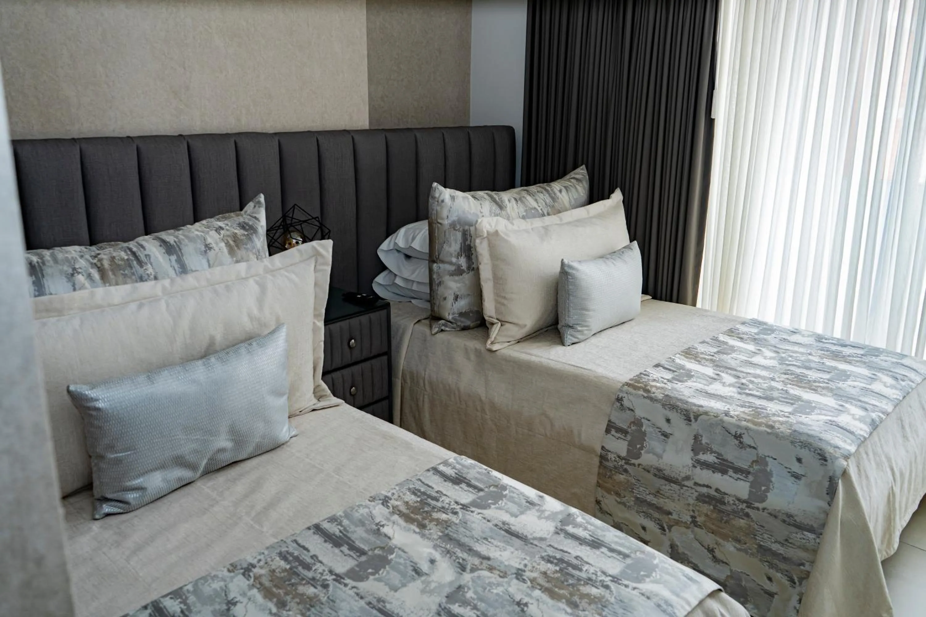 Bedroom, Bed in Apartamentos Gema Lujosos en Laureles