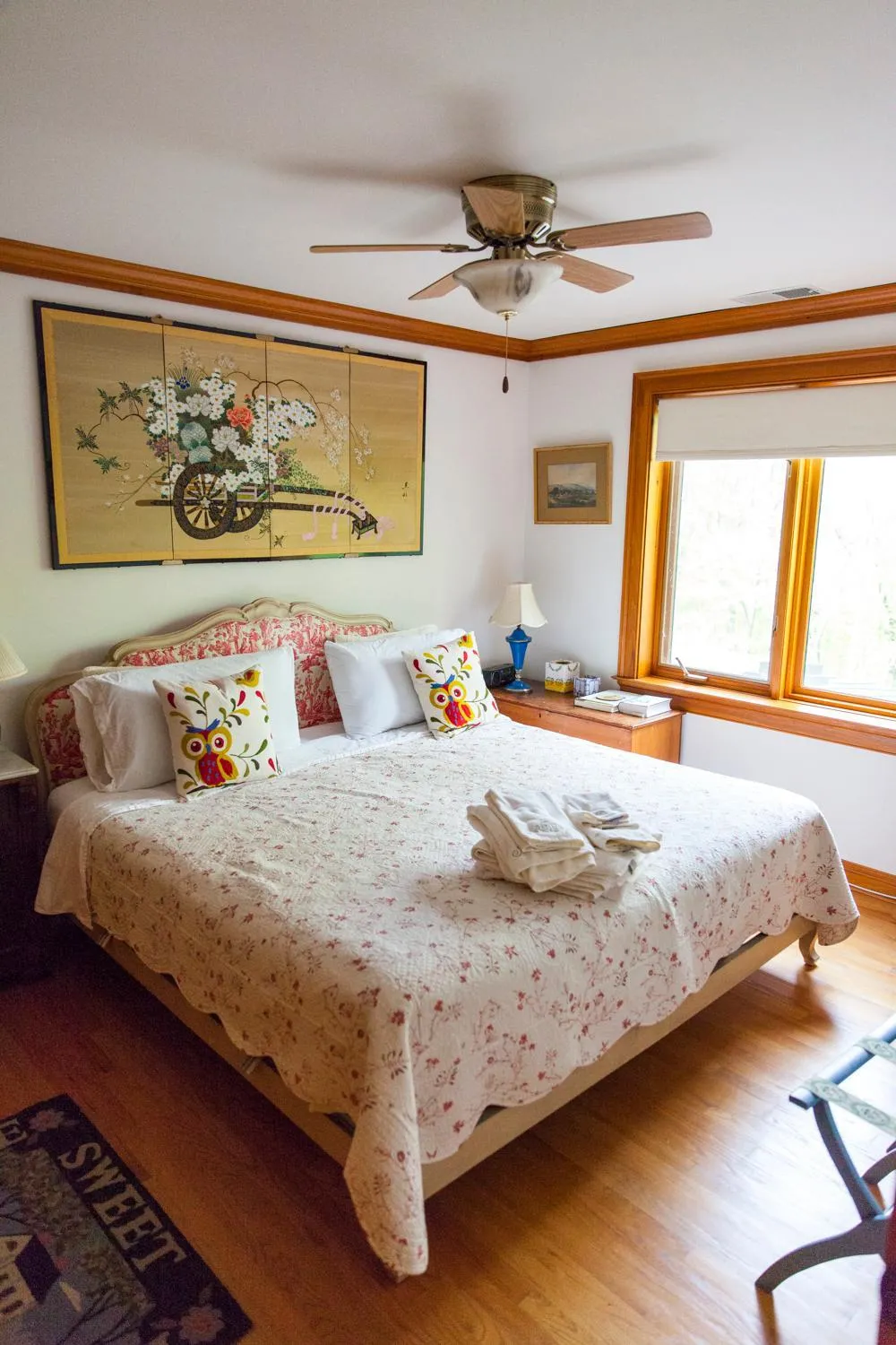 Bed in Honey Maple Grove BnB