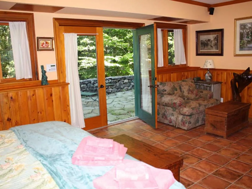 Honey Maple Grove BnB
