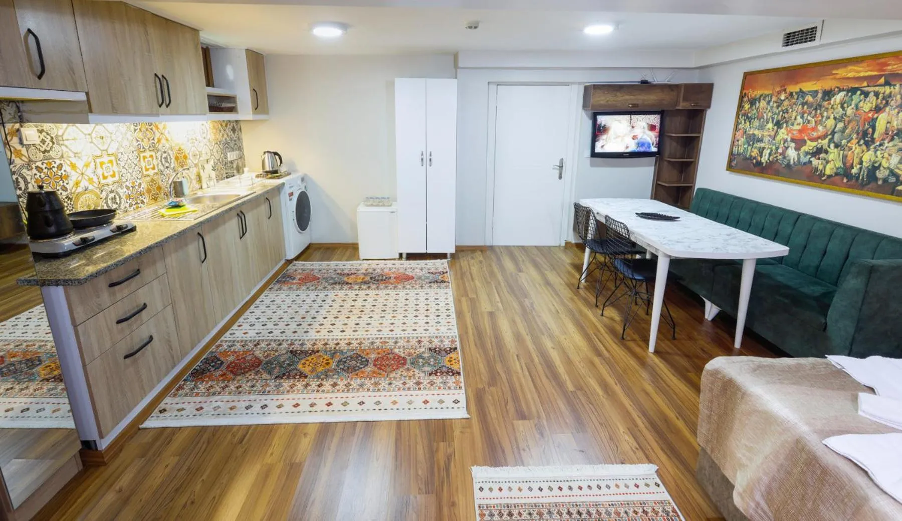 TV and multimedia in Fidelya Boutique Hotel