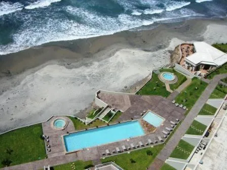 Swimming pool in 'Luxury Oceanfront Penthouse with Pools, Jacuzzis and Spectacular Ocean Views'