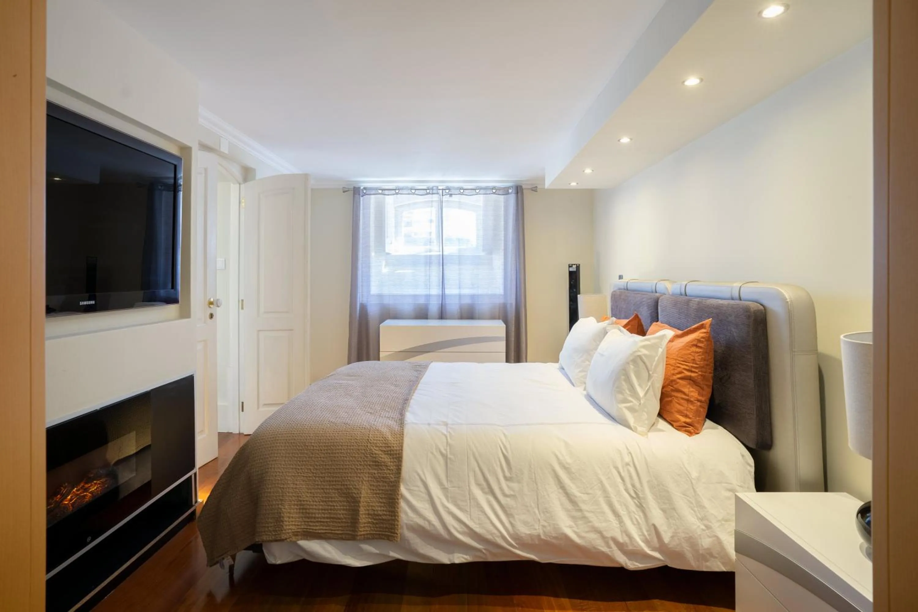 Bed in Charming Apt in Historic House