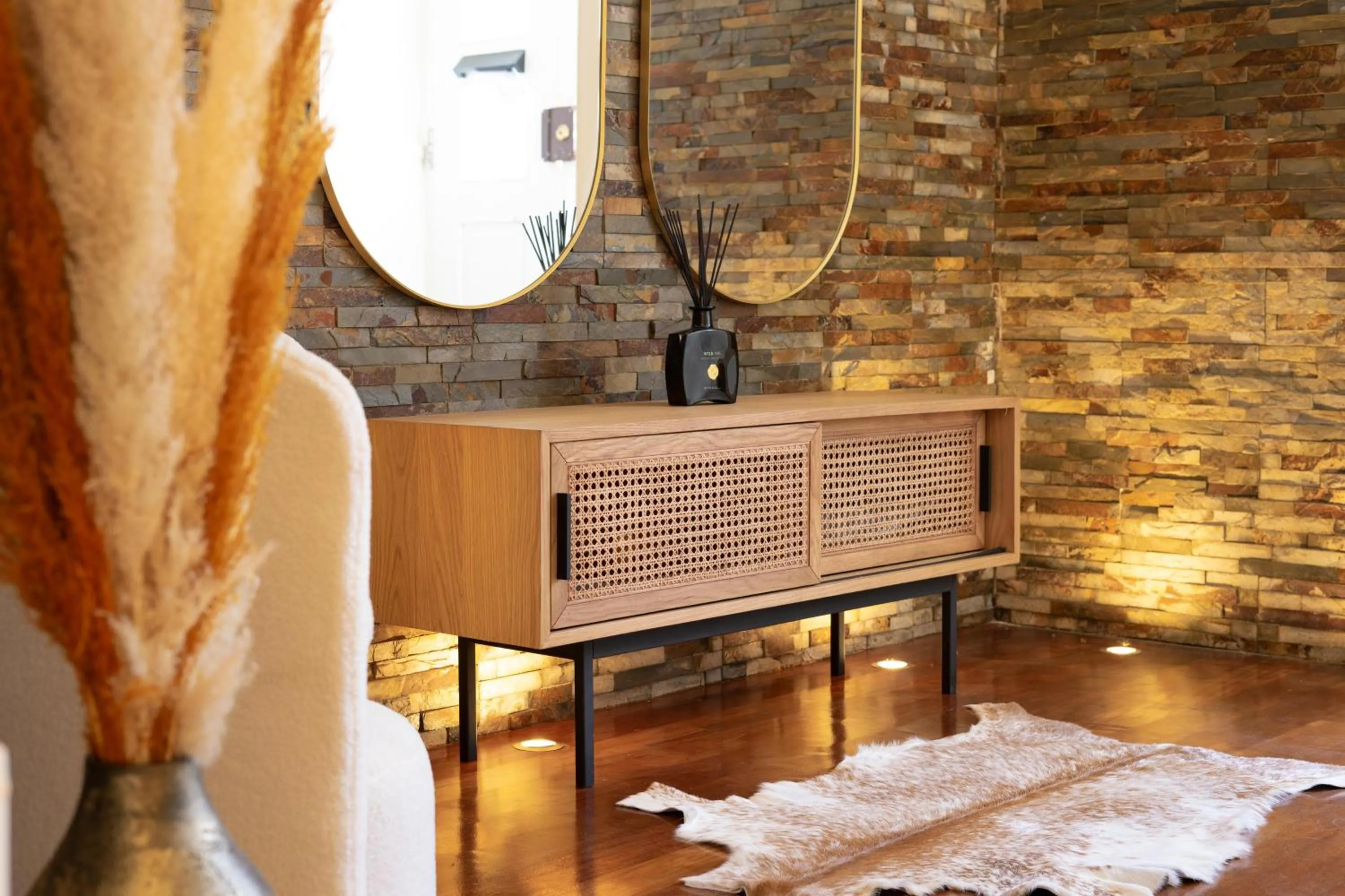 Two-Bedroom Apartment in Charming Apt in Historic House