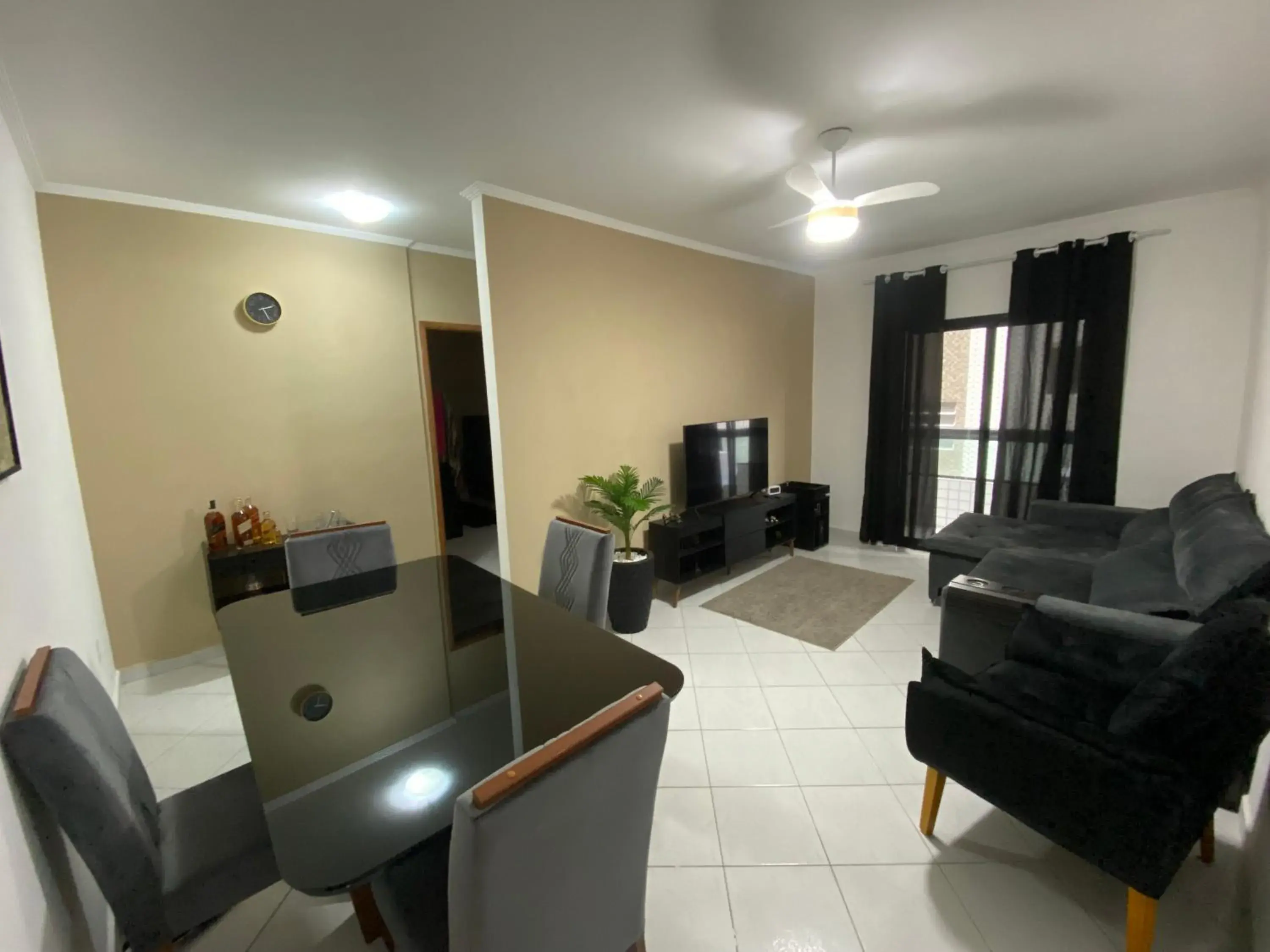 Apto Moderno com Churrasqueira Gourmet, apenas 150m da Praia Apto Moderno com Churrasqueira Gourmet, apenas 150m da Praia