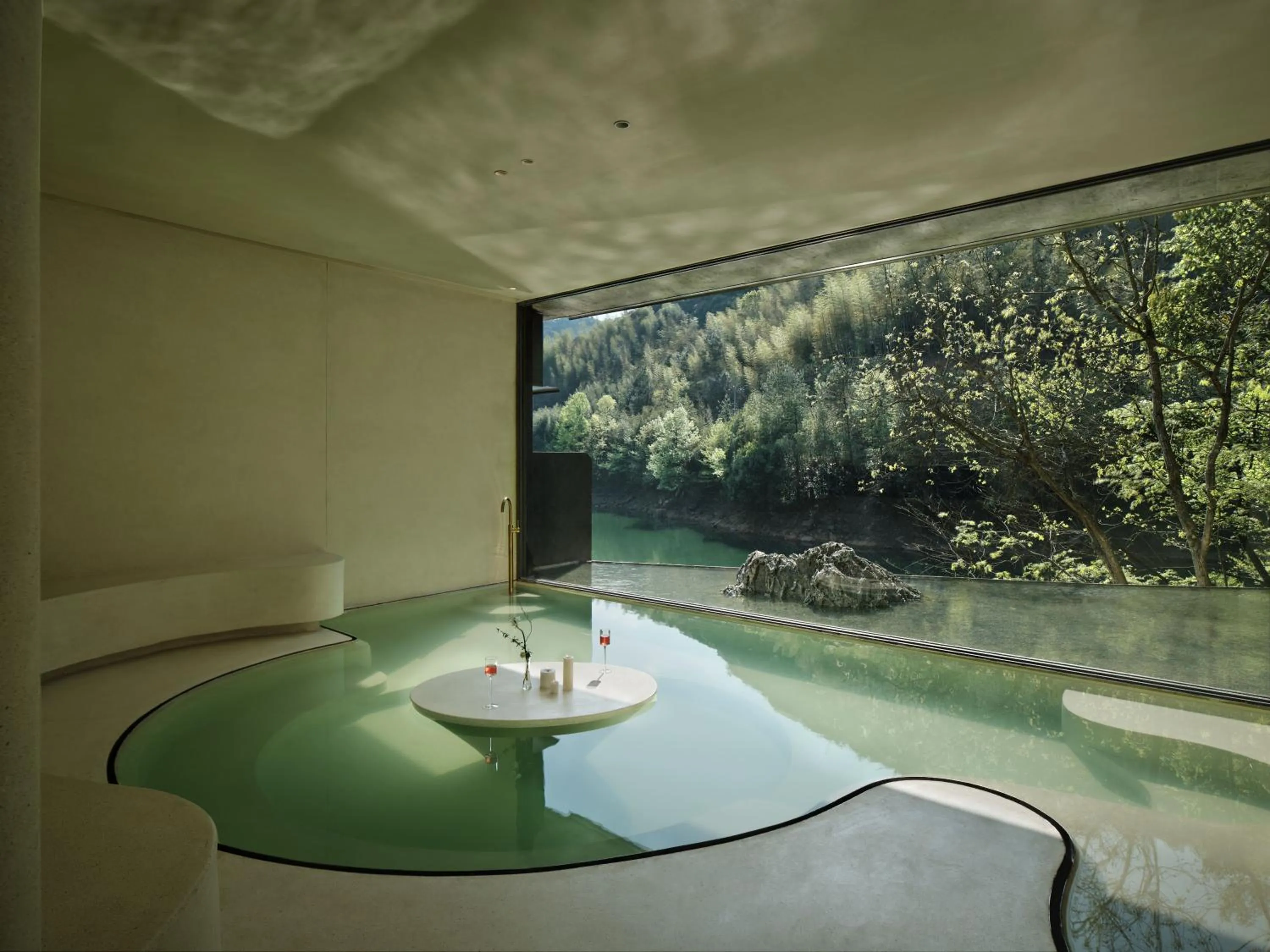 Hot Tub in Yakamoz Qianchuan Hotel