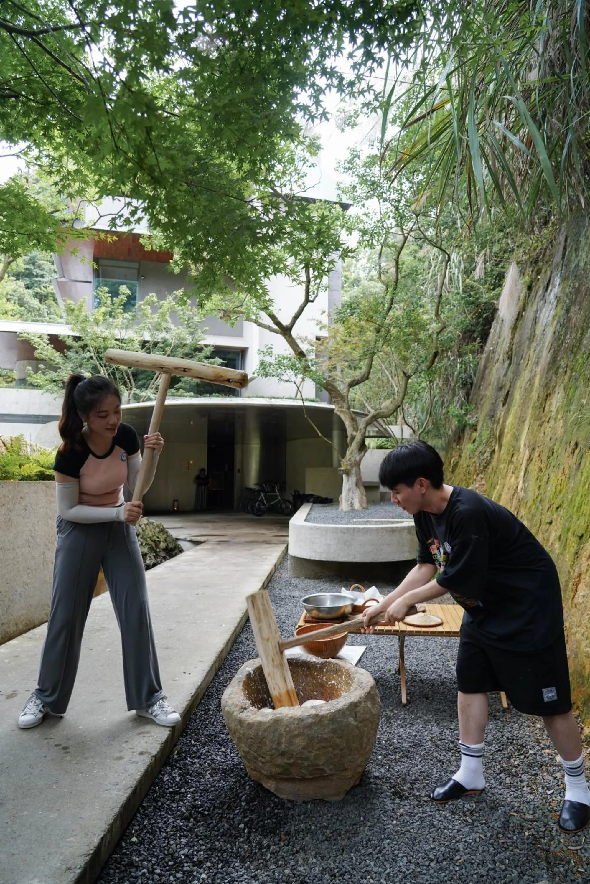People in Yakamoz Qianchuan Hotel