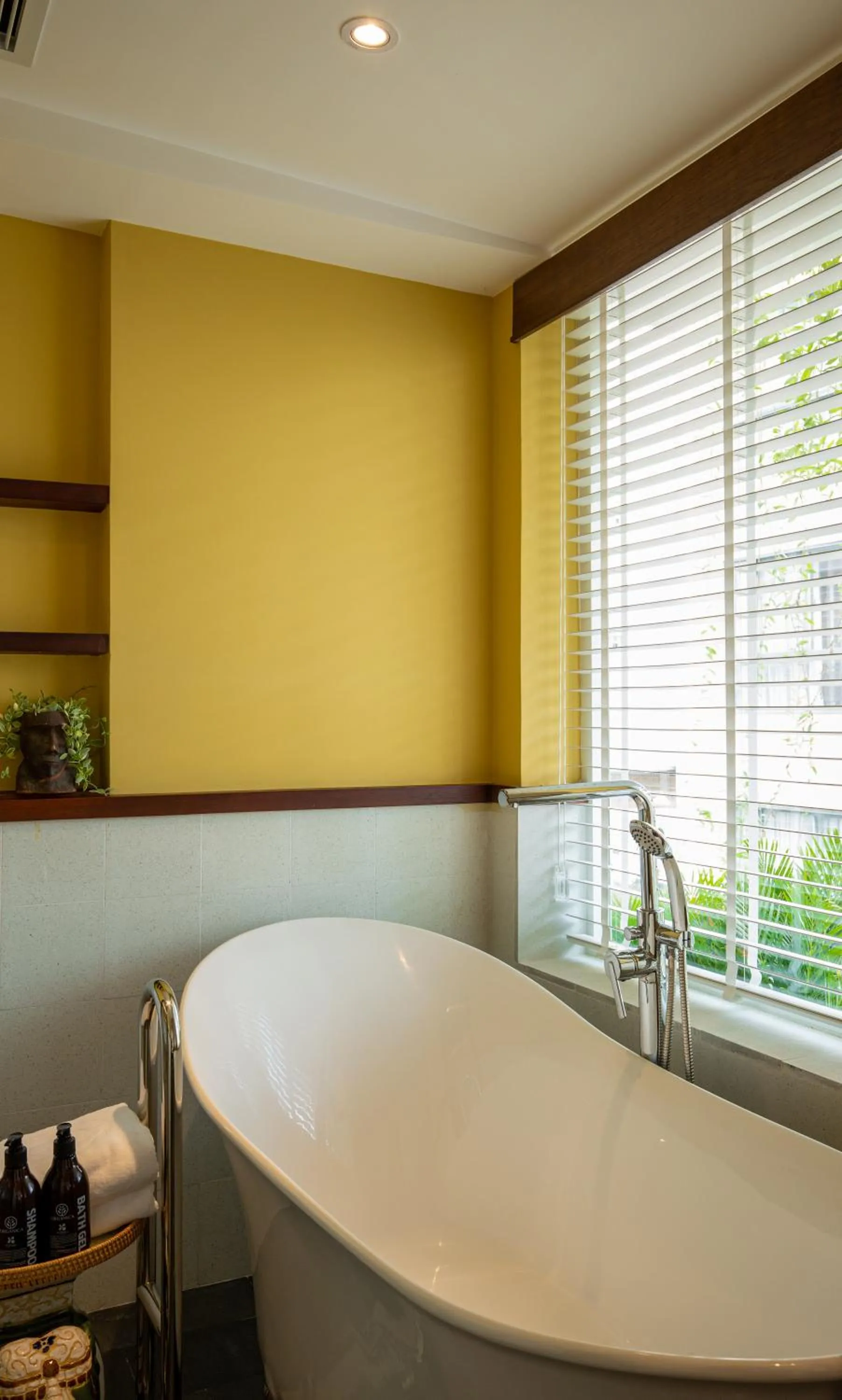 Bath in Green Home Nha Trang