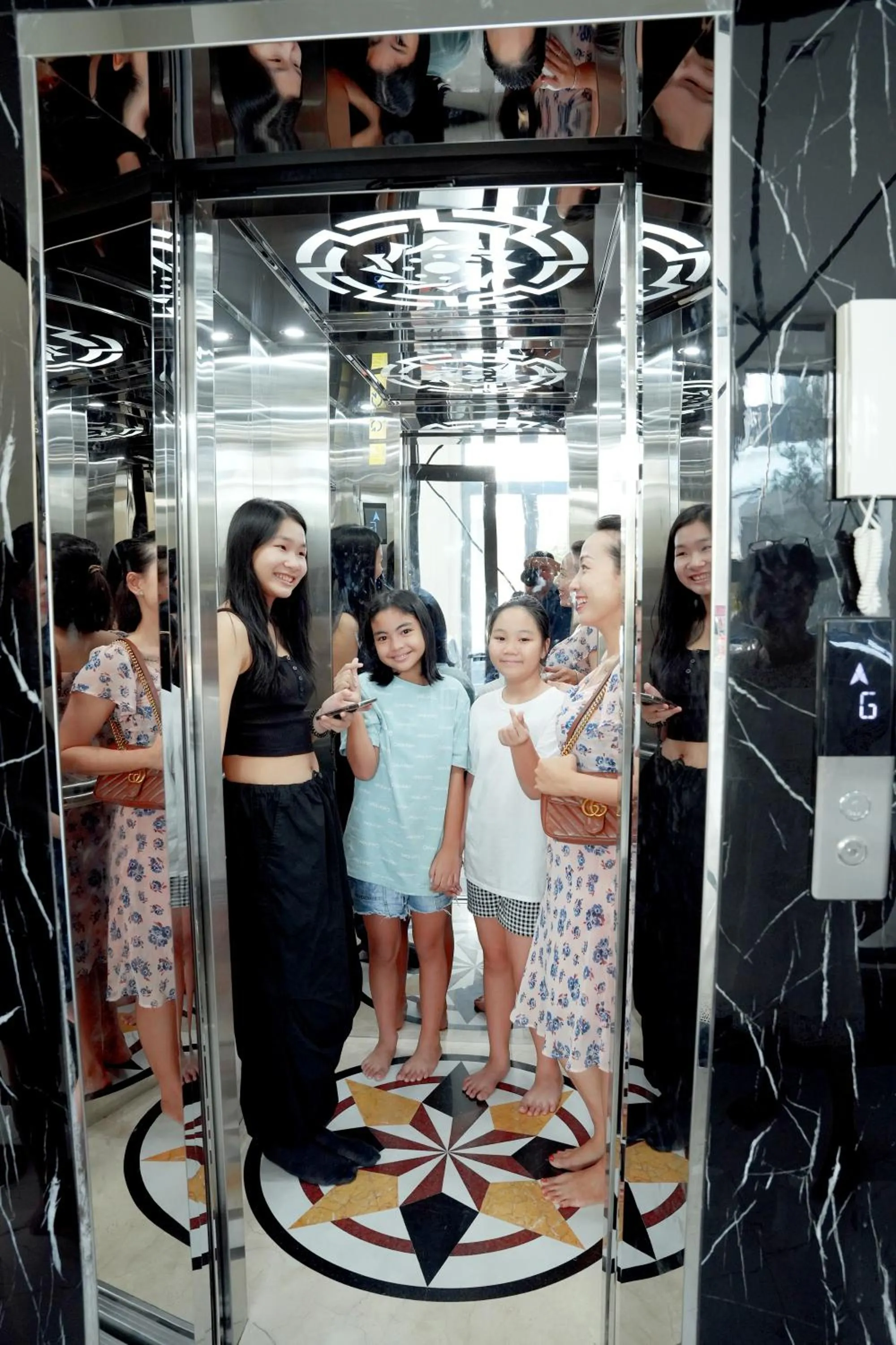 elevator in Lucasta Hotel