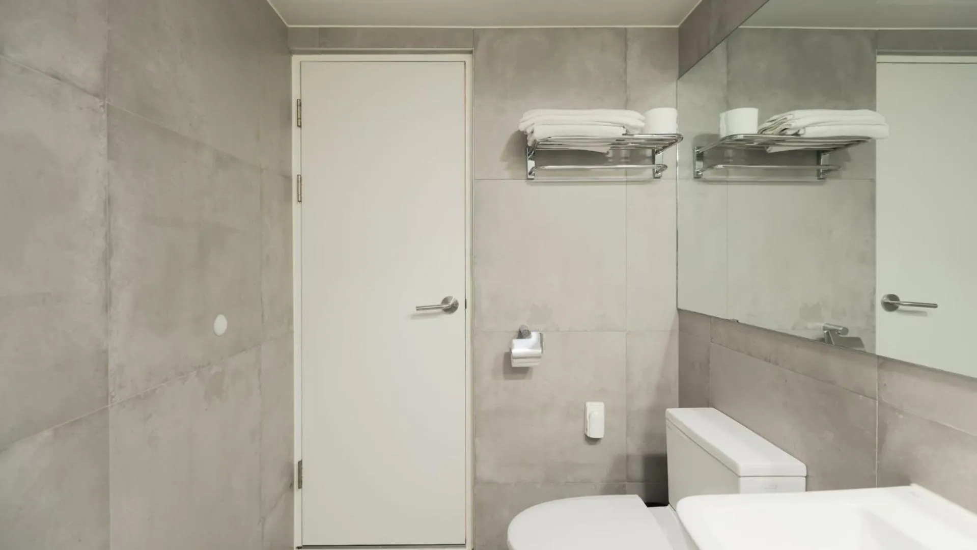 Bathroom in Aank Hotel Osan