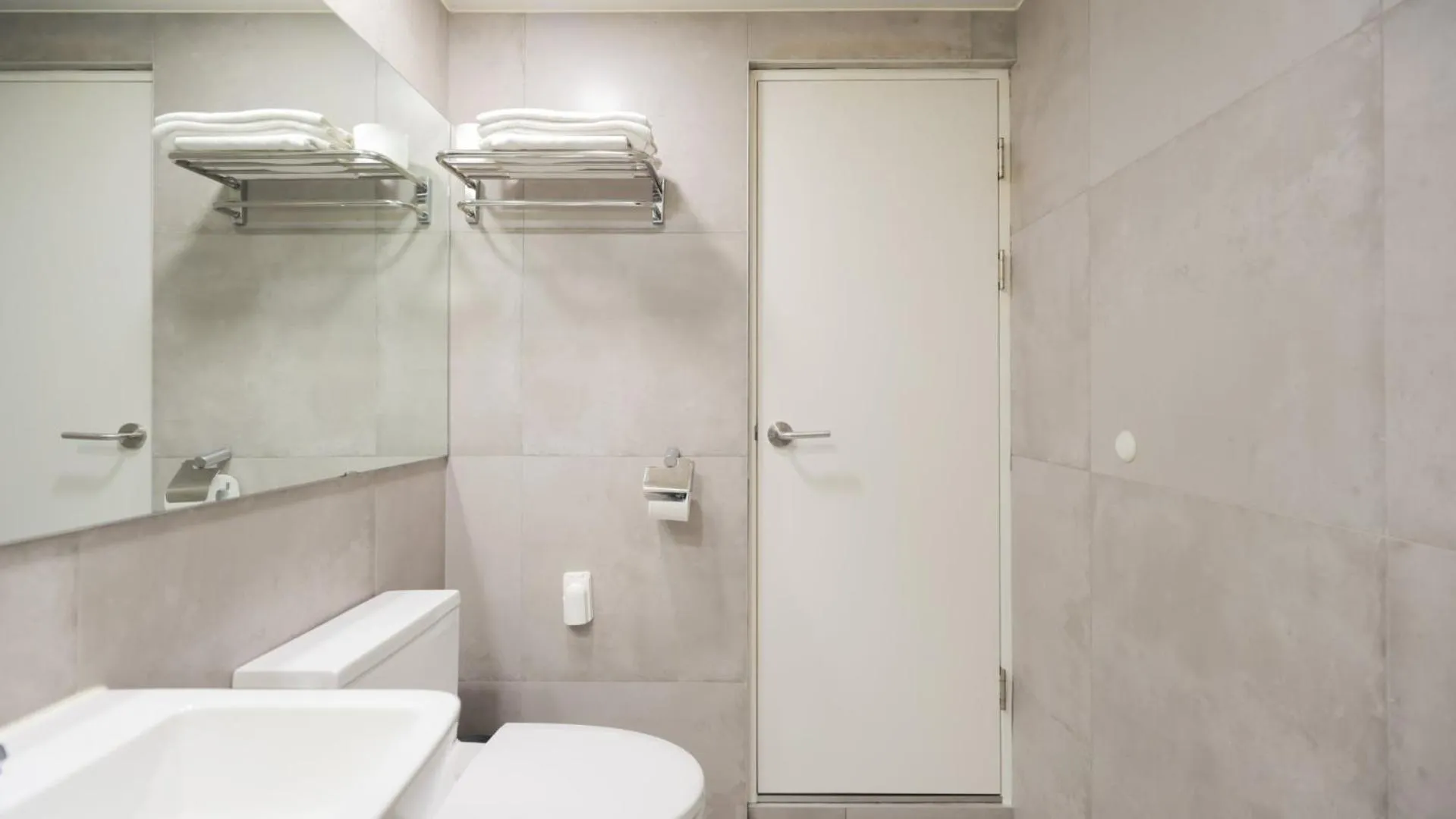 Bathroom in Aank Hotel Osan