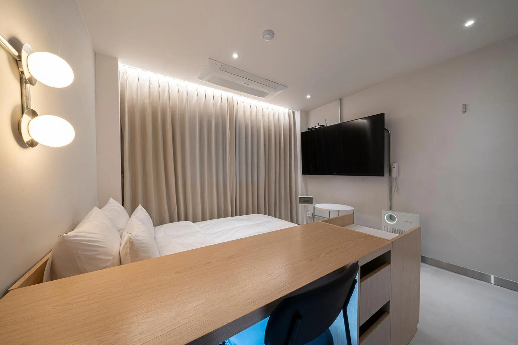 Photo of the whole room, Bed in Aank Hotel Osan