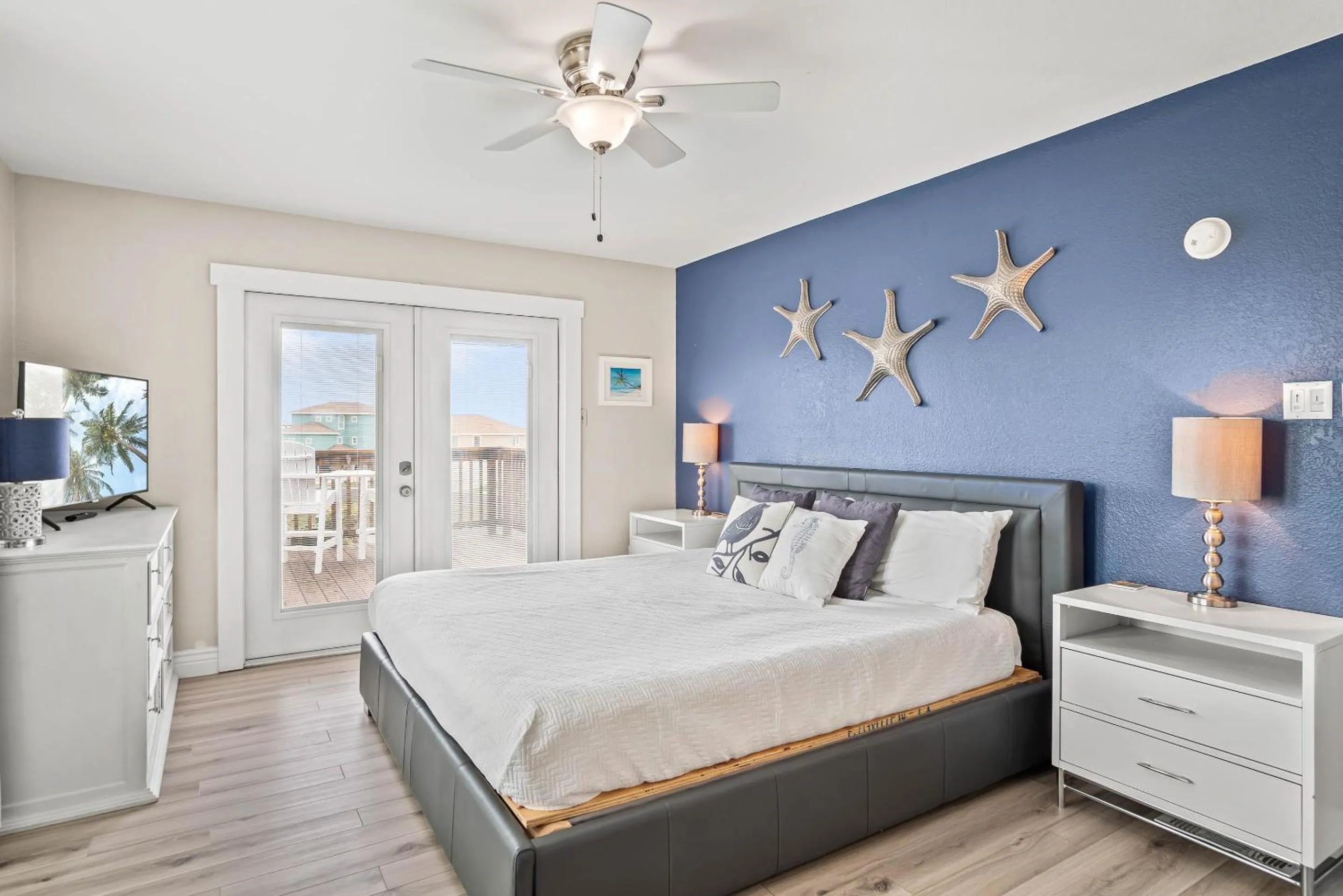 Property building, Bed in Sea Breeze Escape