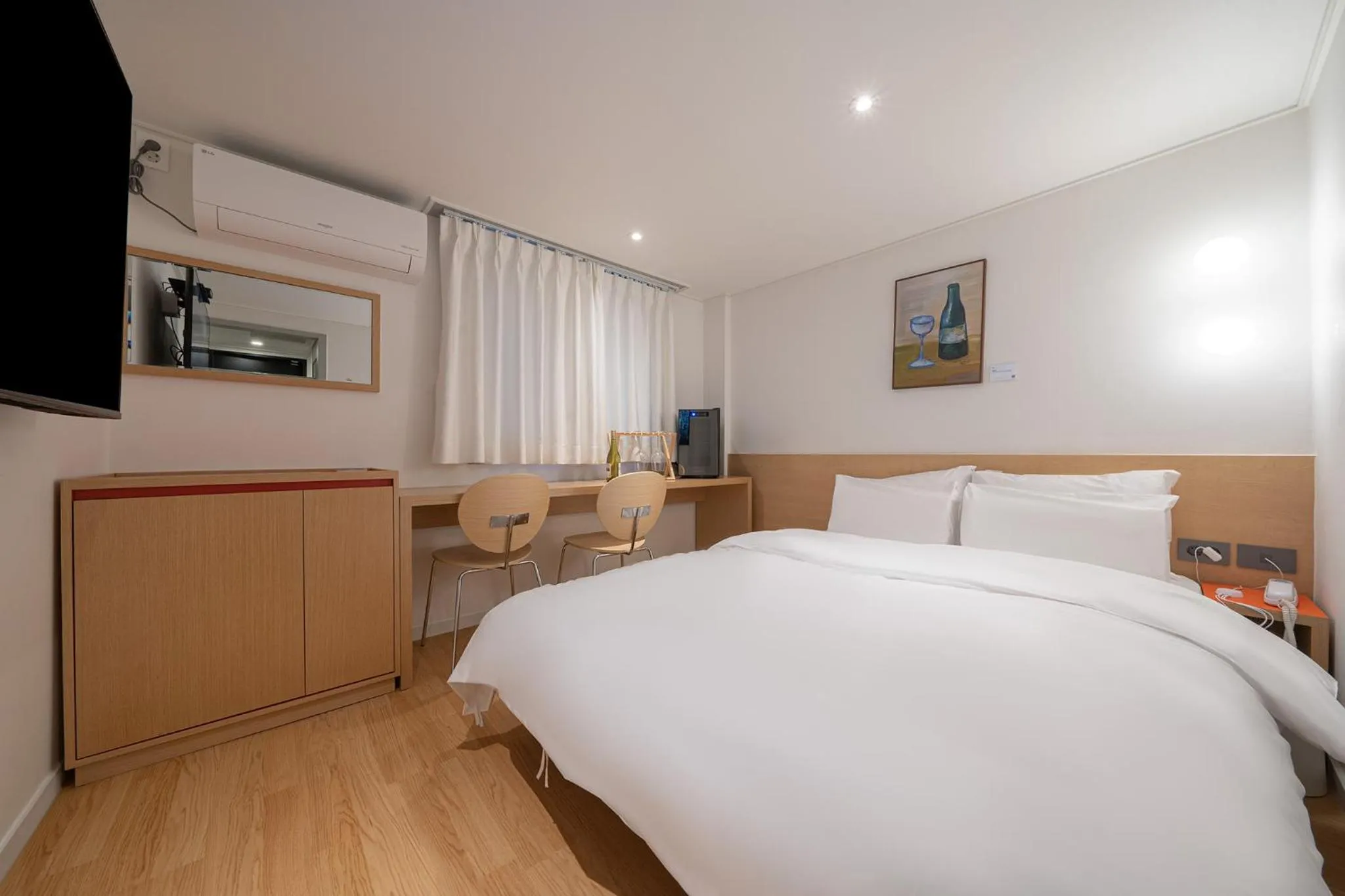 Bed in Anook Hotel Guri