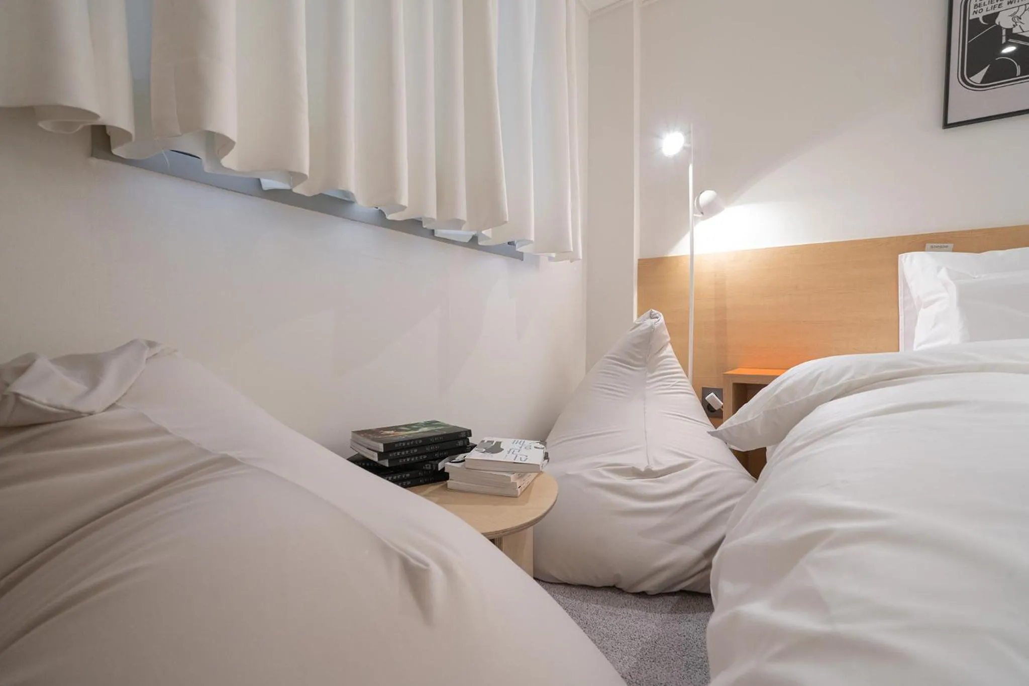 Bed in Anook Hotel Guri