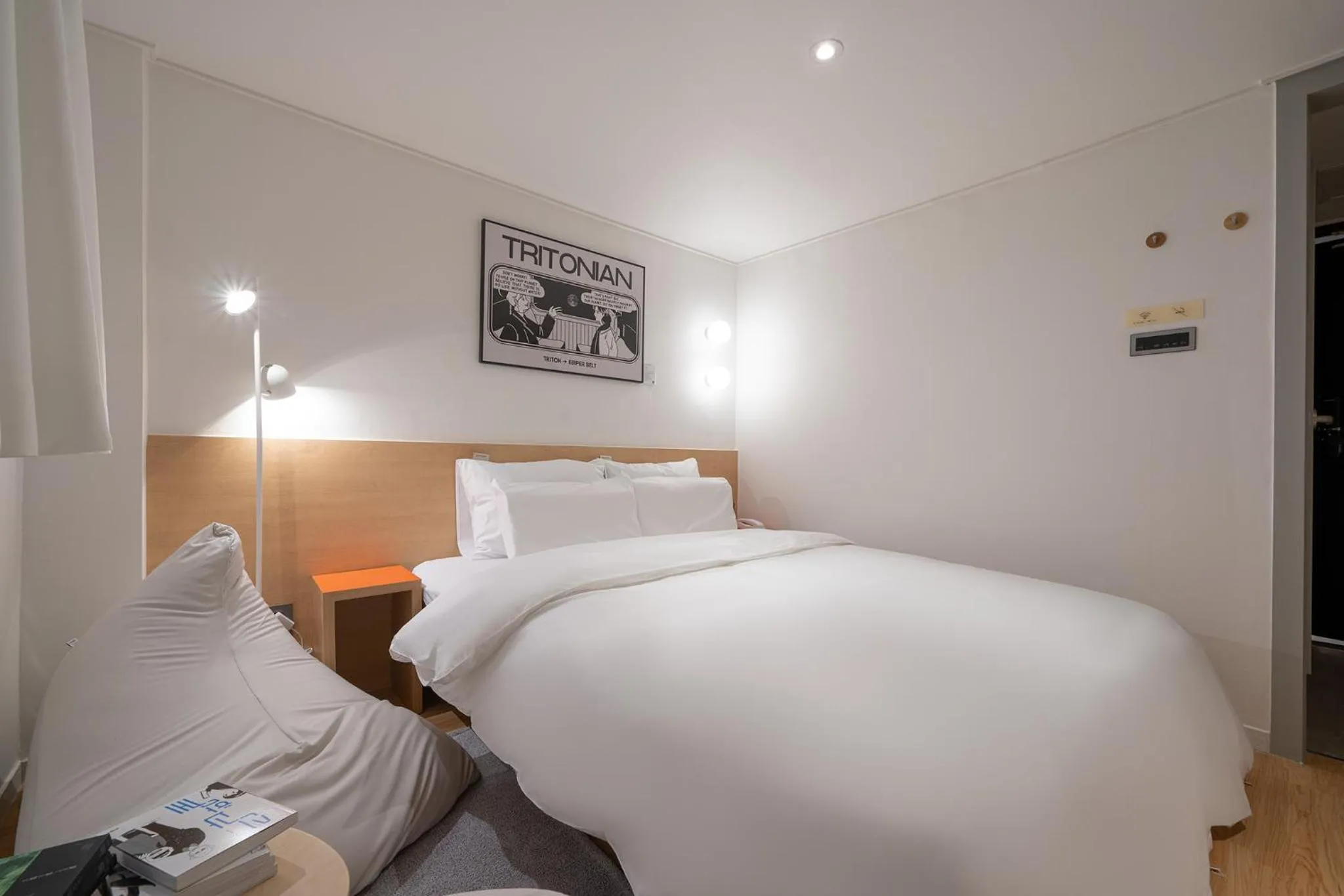 Bed in Anook Hotel Guri