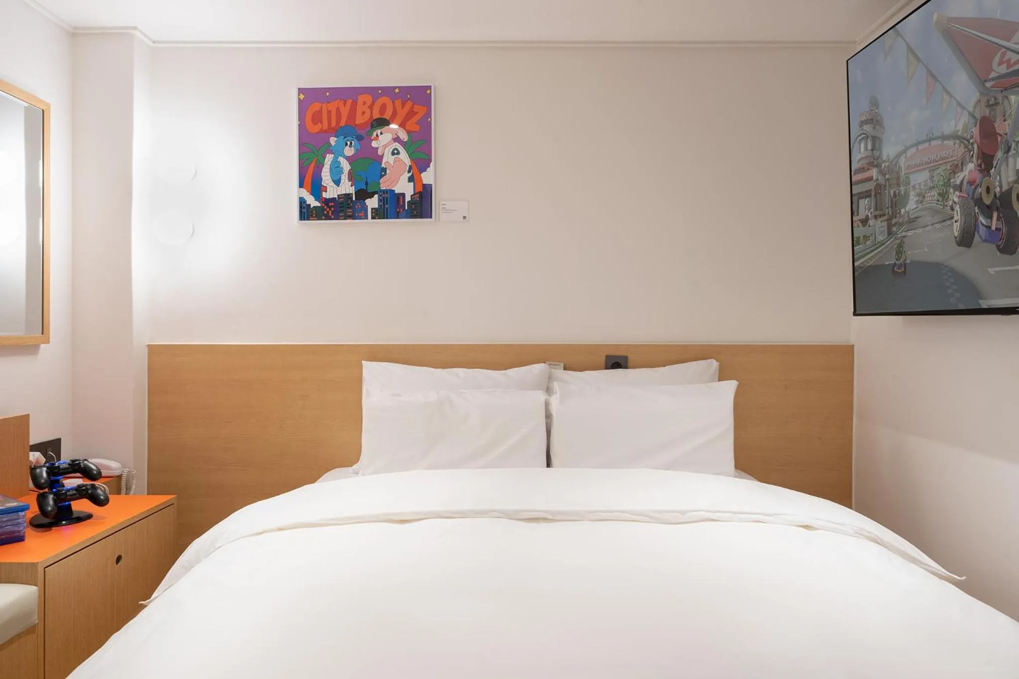Bed in Anook Hotel Guri