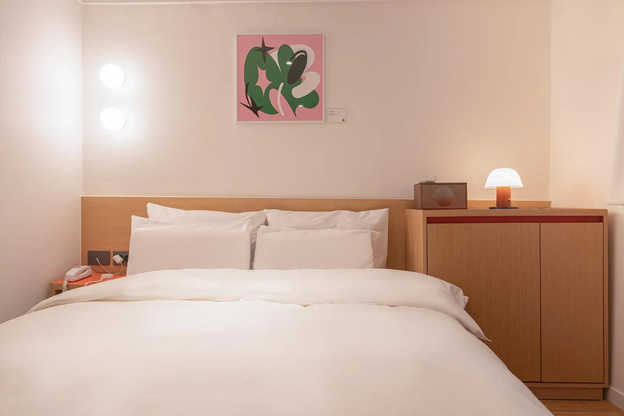 Bed in Anook Hotel Guri