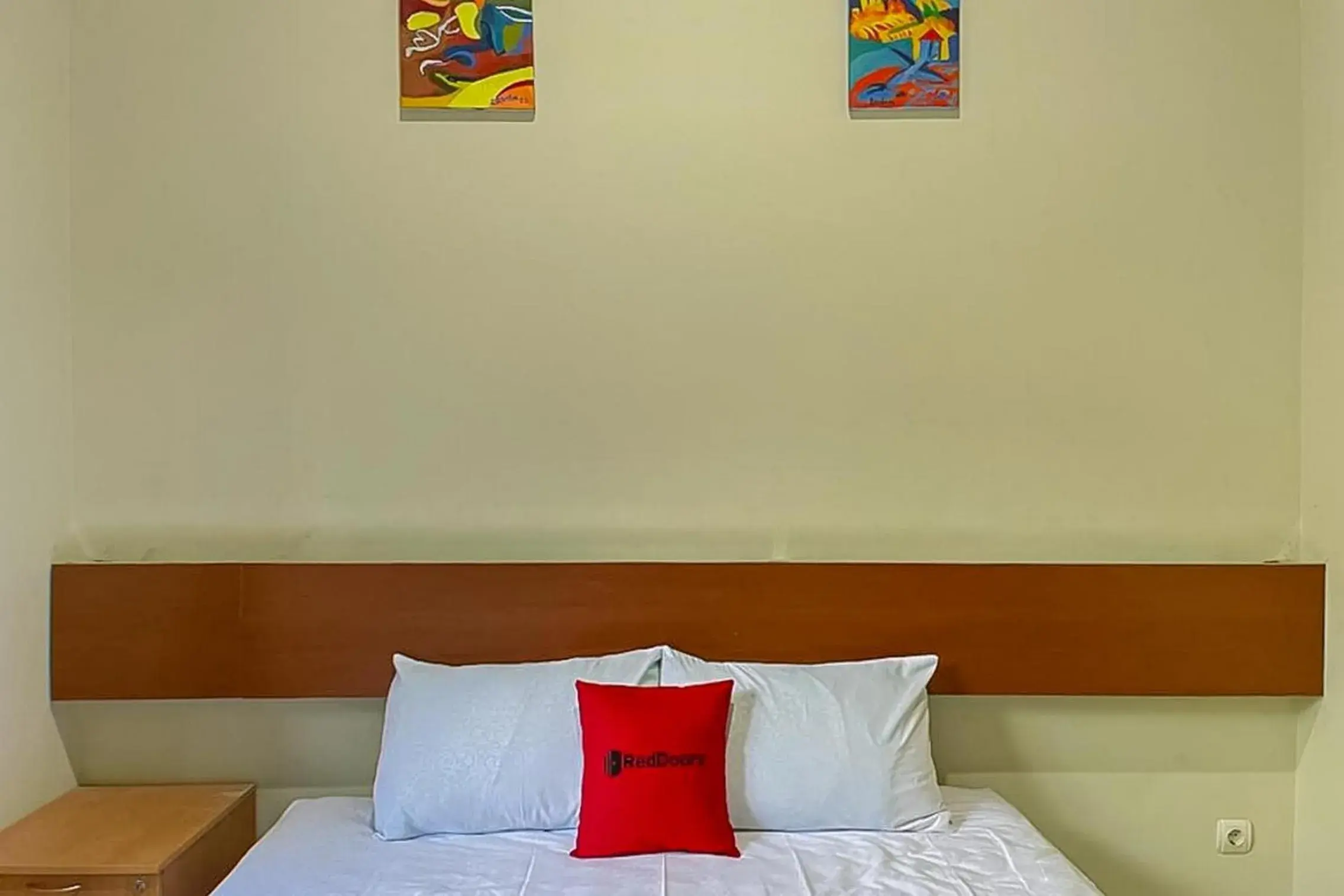 Bedroom, Bed in RedDoorz Syariah near Stasiun Madiun 2 Bedroom, Bed in RedDoorz Syariah near Stasiun Madiun 2