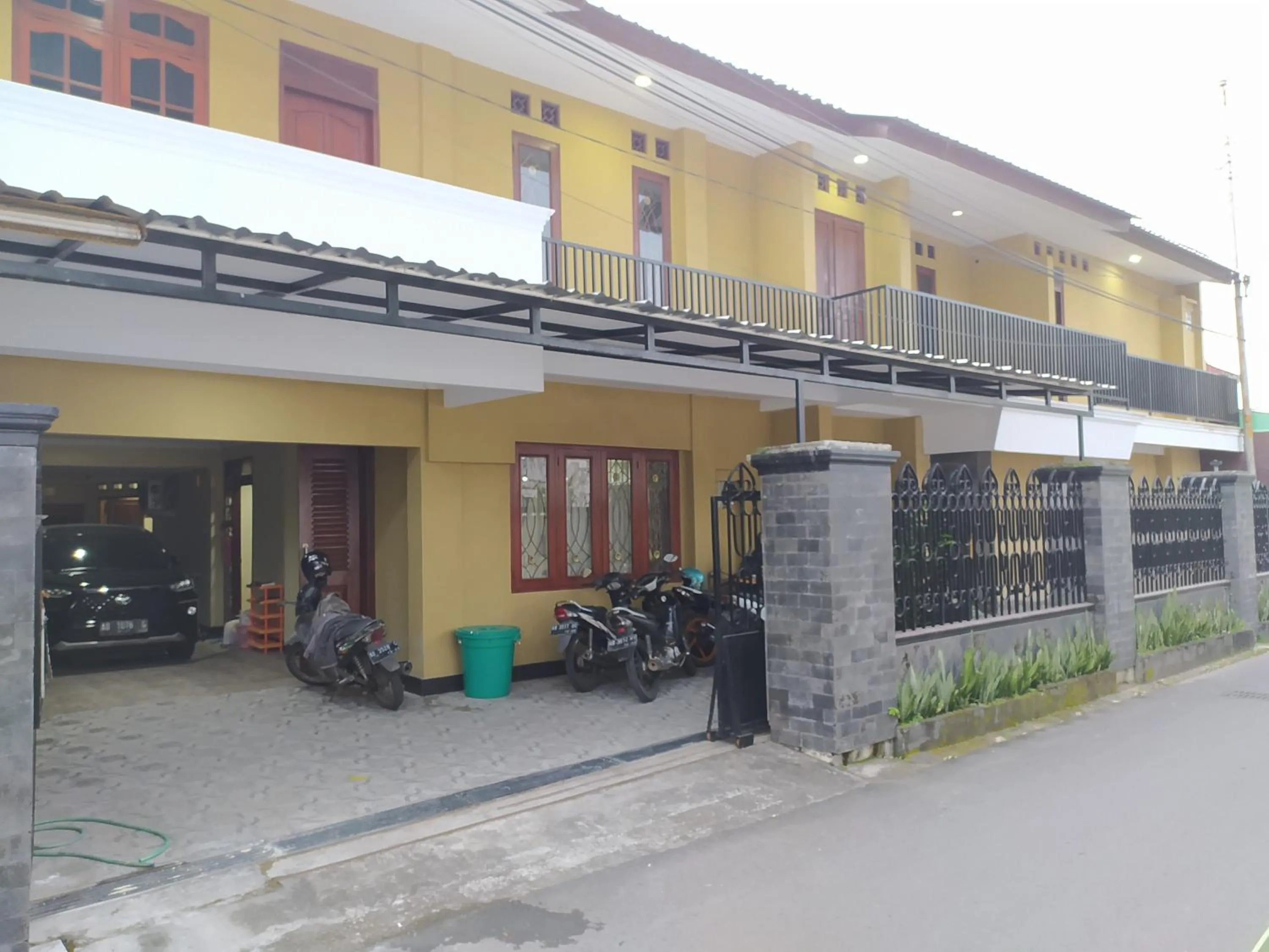 Property building in RedDoorz near Prawirotaman Yogyakarta