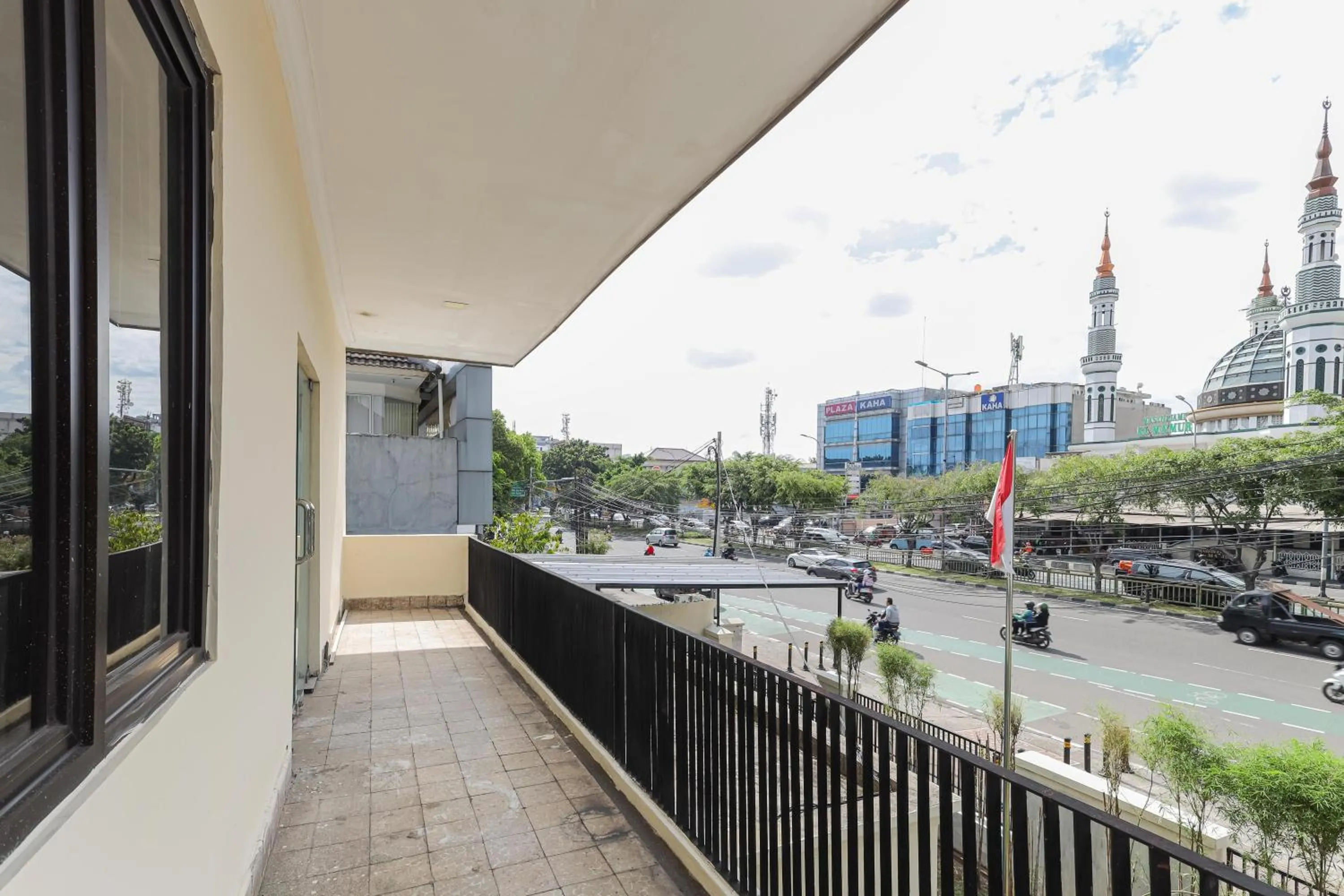 Property building in Urbanview Roemah Tebet by RedDoorz