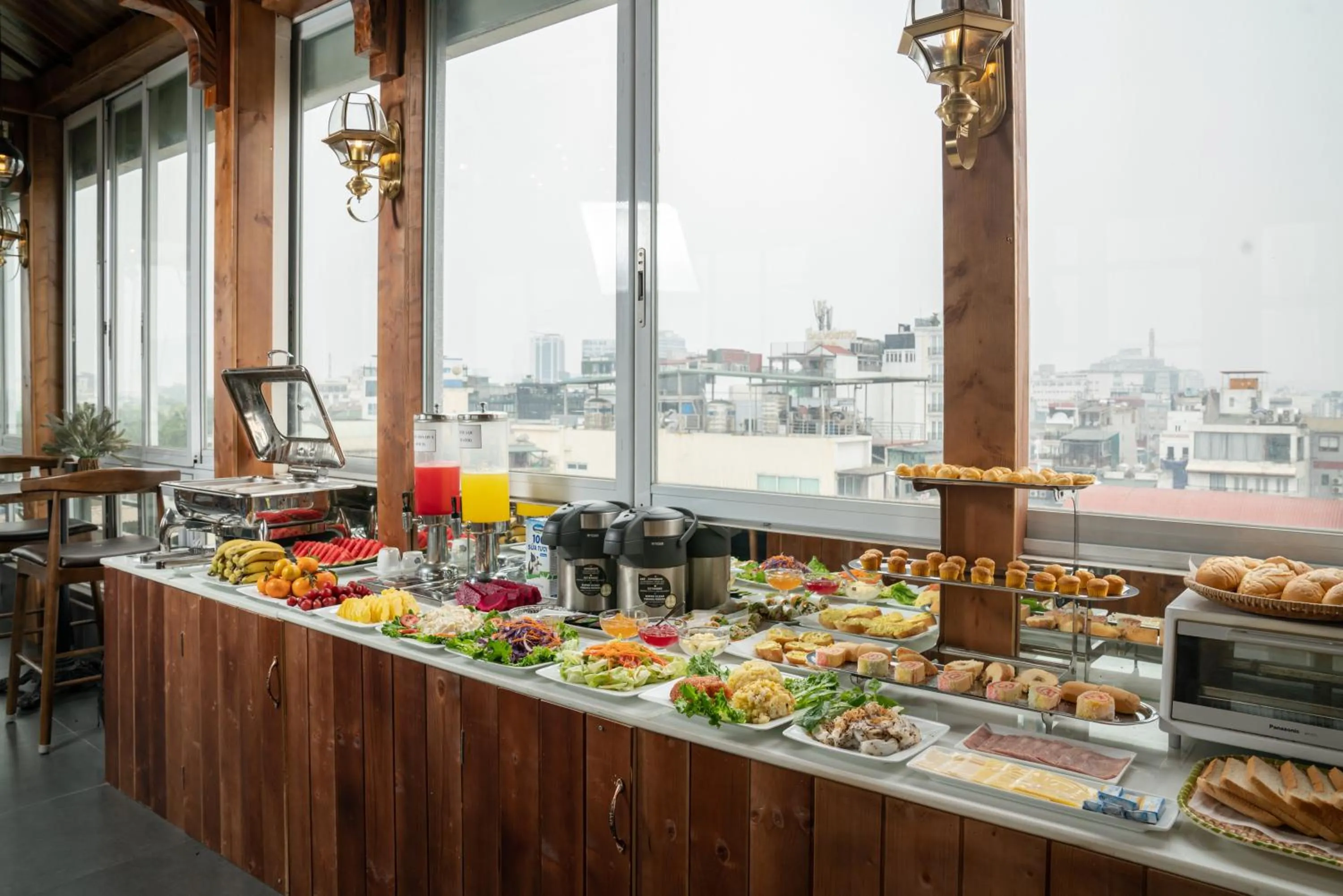 Restaurant/places to eat in Hanoi Morning Hotel