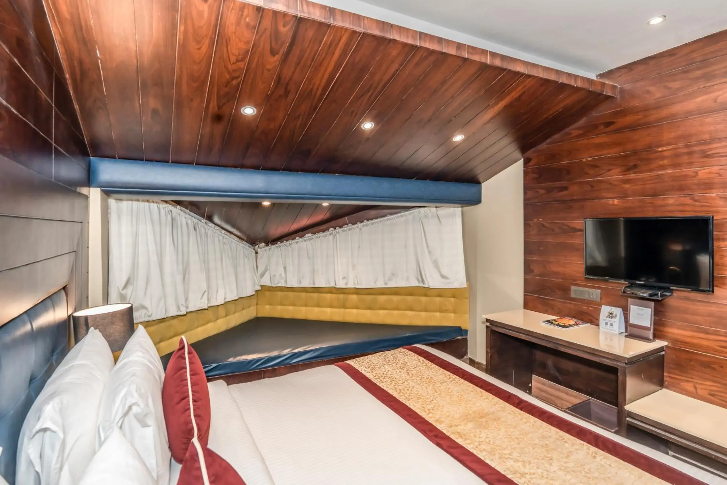 Deluxe Atique Room in Fortune Khajjiar - Member ITC Hotels' Group Deluxe Atique Room in Fortune Khajjiar - Member ITC Hotels' Group