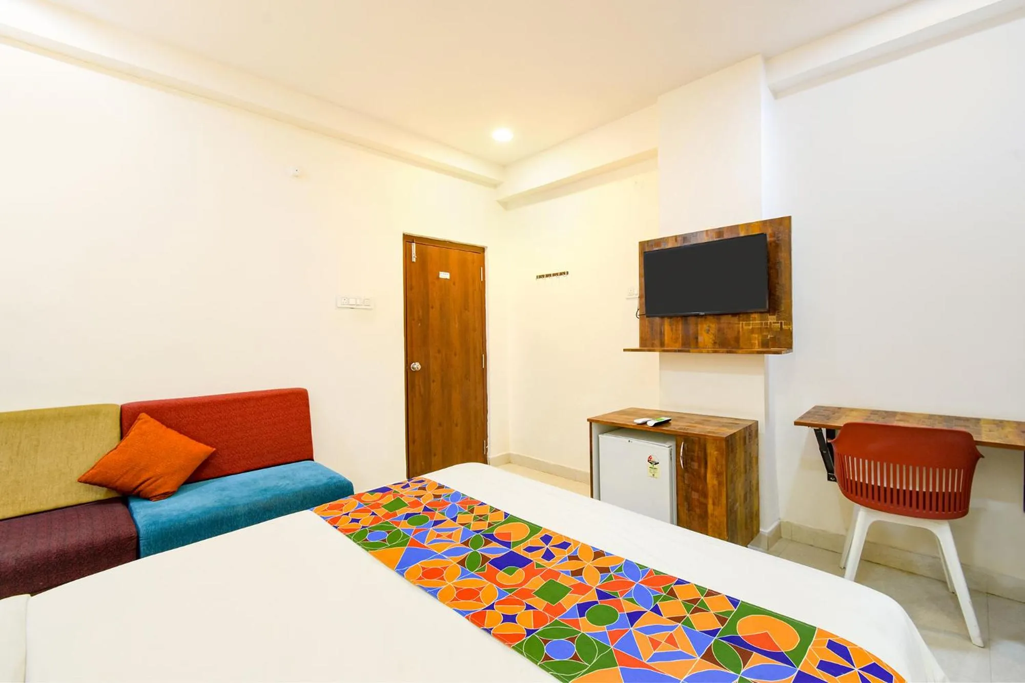 Bed in FabHotel SRH Pride - Nr Hitech City Railway Station