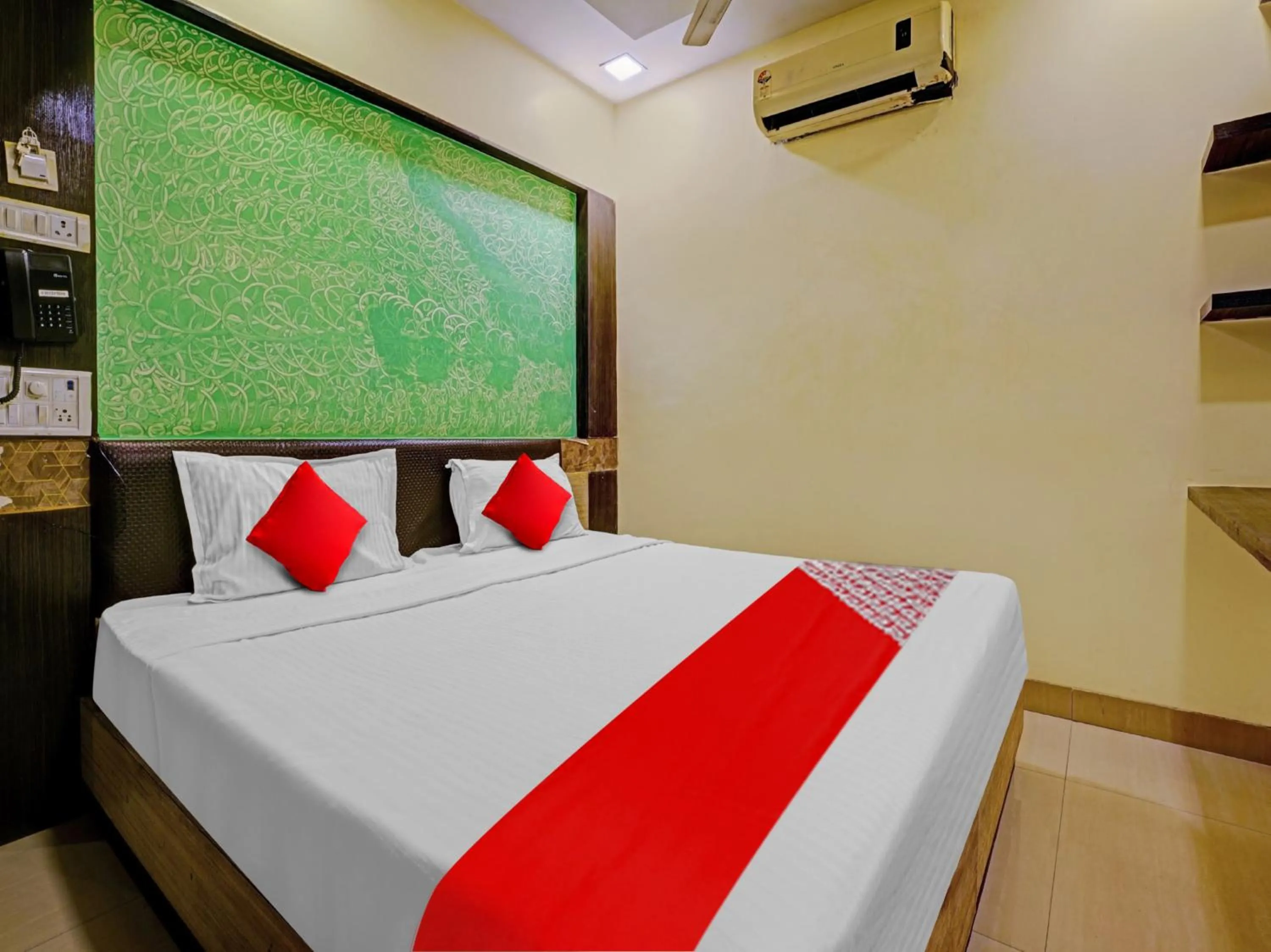 Bedroom, Bed in Hotel Yatri Inn Vashi Navi Mumbai