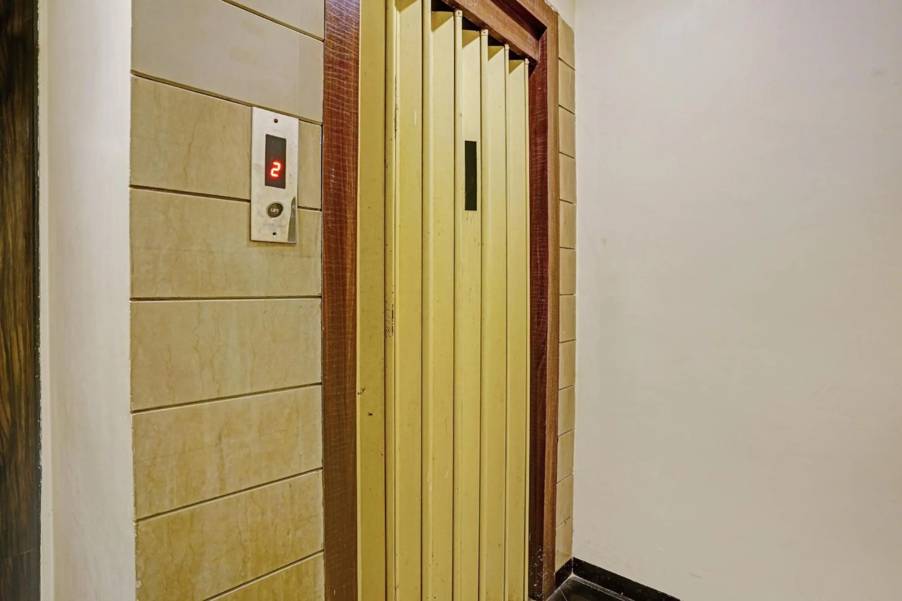 Facade/entrance in Hotel Yatri Inn Vashi Navi Mumbai