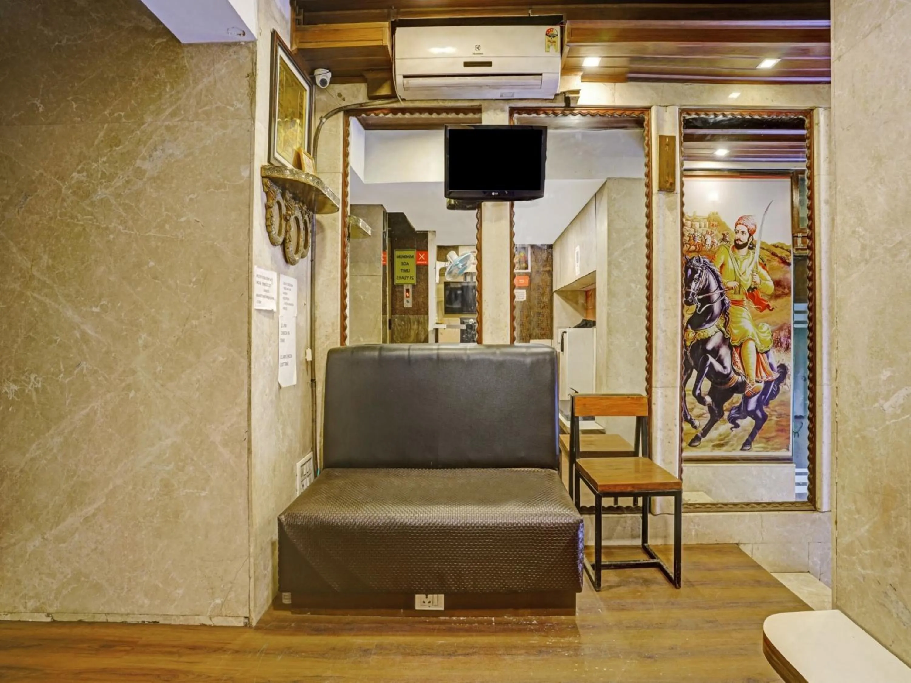 Lobby or reception in Hotel Yatri Inn Vashi Navi Mumbai