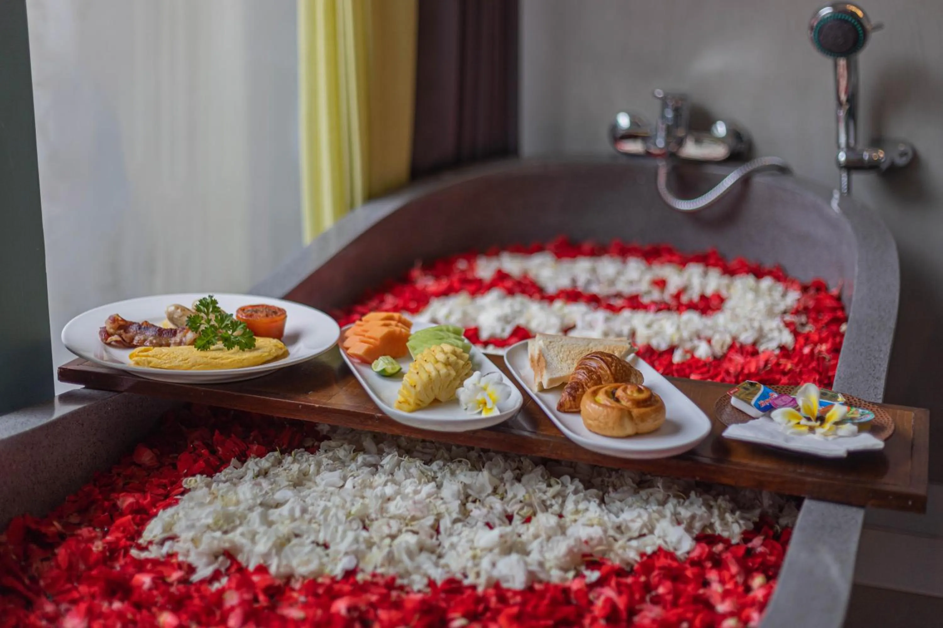 Bath in The Reward Villas Kerobokan