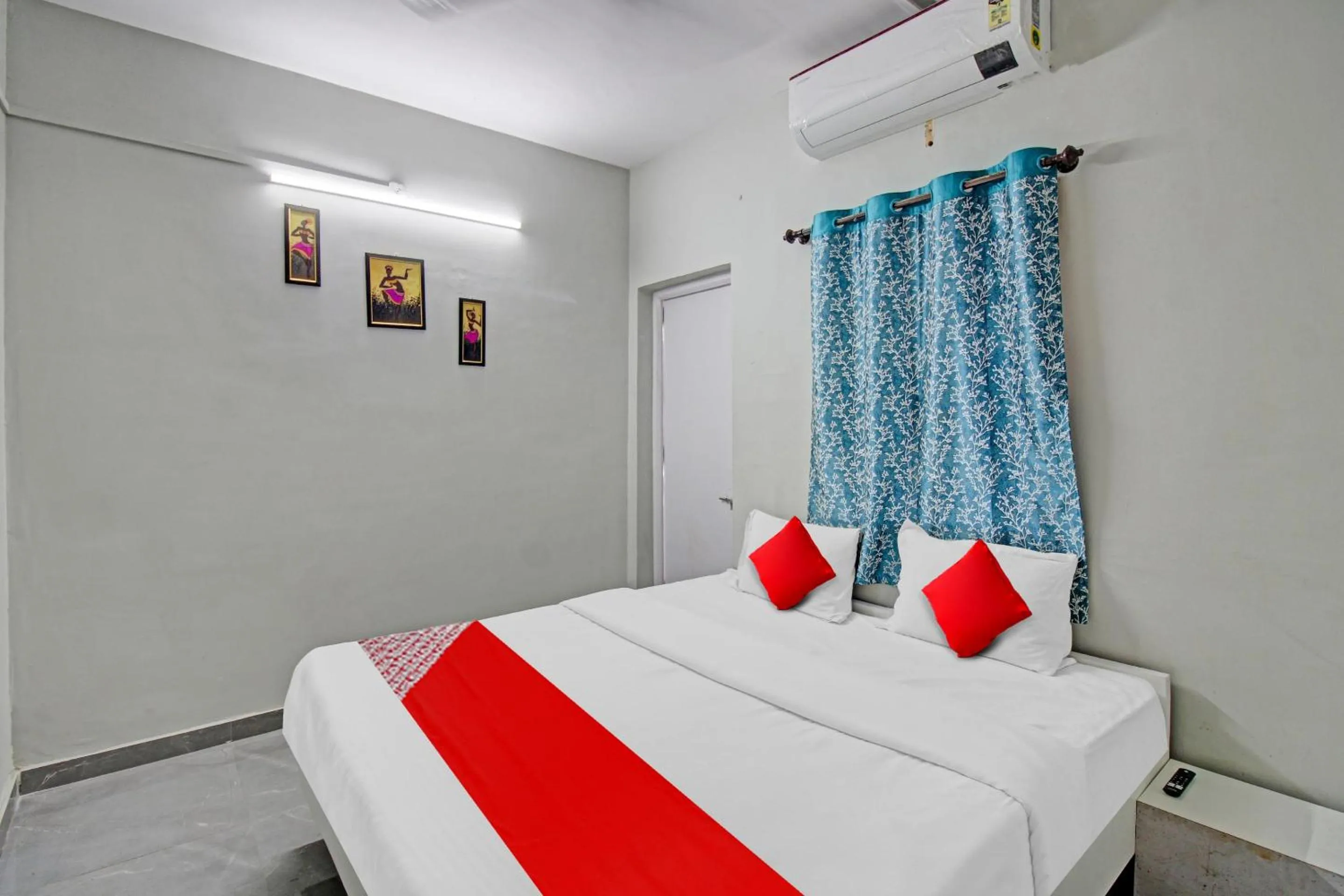 Bedroom, Bed in Super Hotel O Moonlight Inn