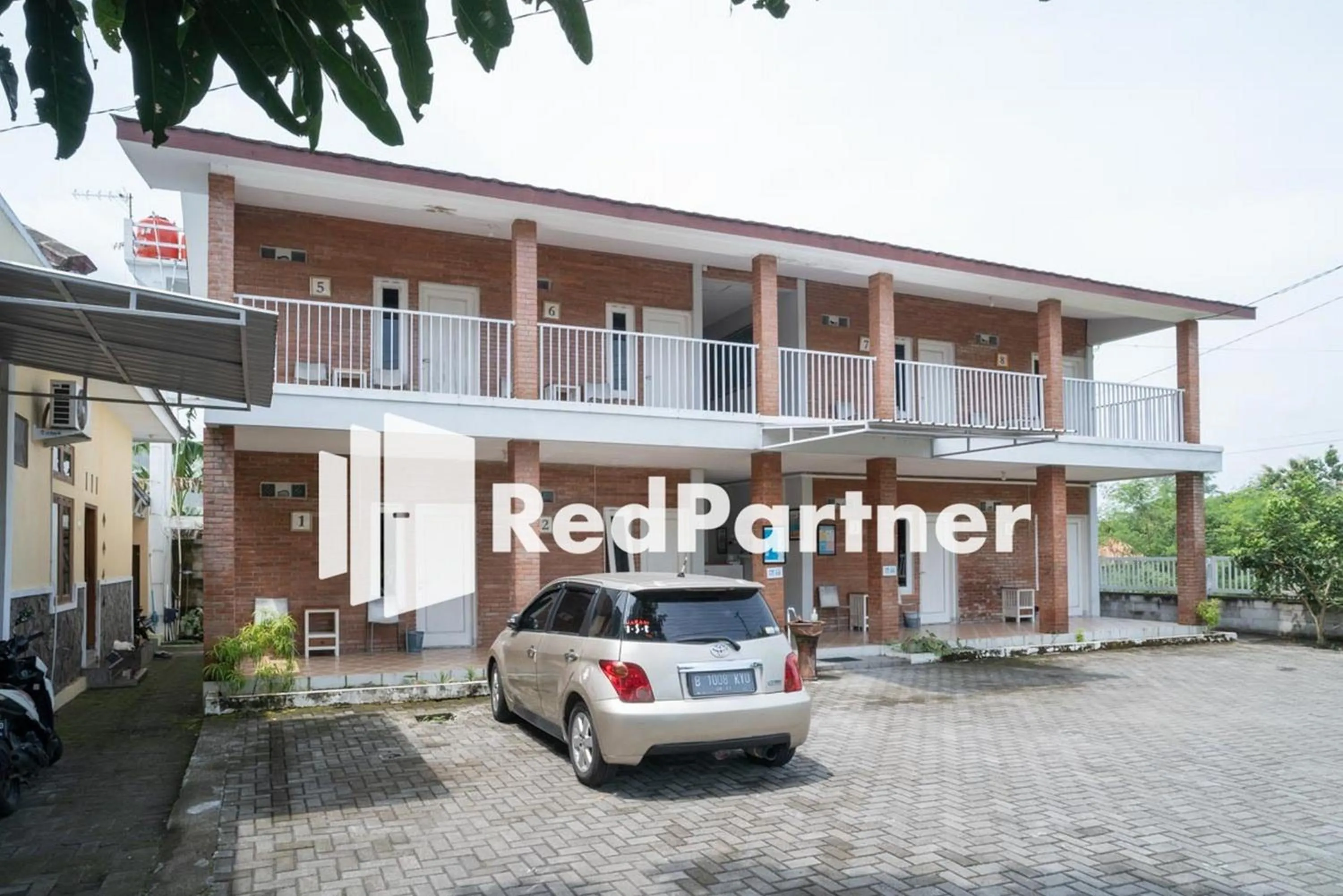 Property building in House Acasia Syariah near Universitas Aisyiah Yogyakarta Mitra RedDoorz