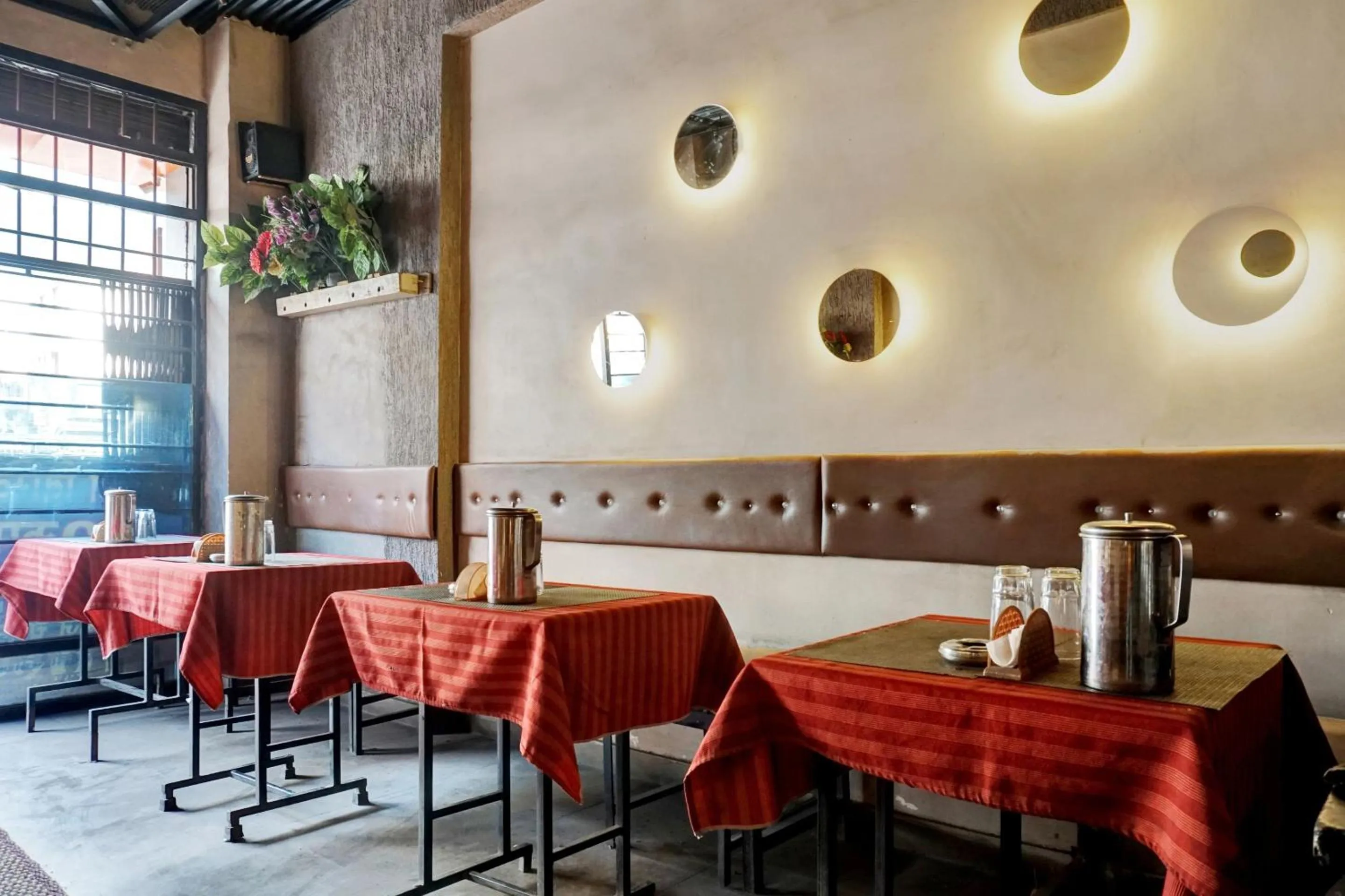 Restaurant/places to eat in Collection O Gargi Galaxy