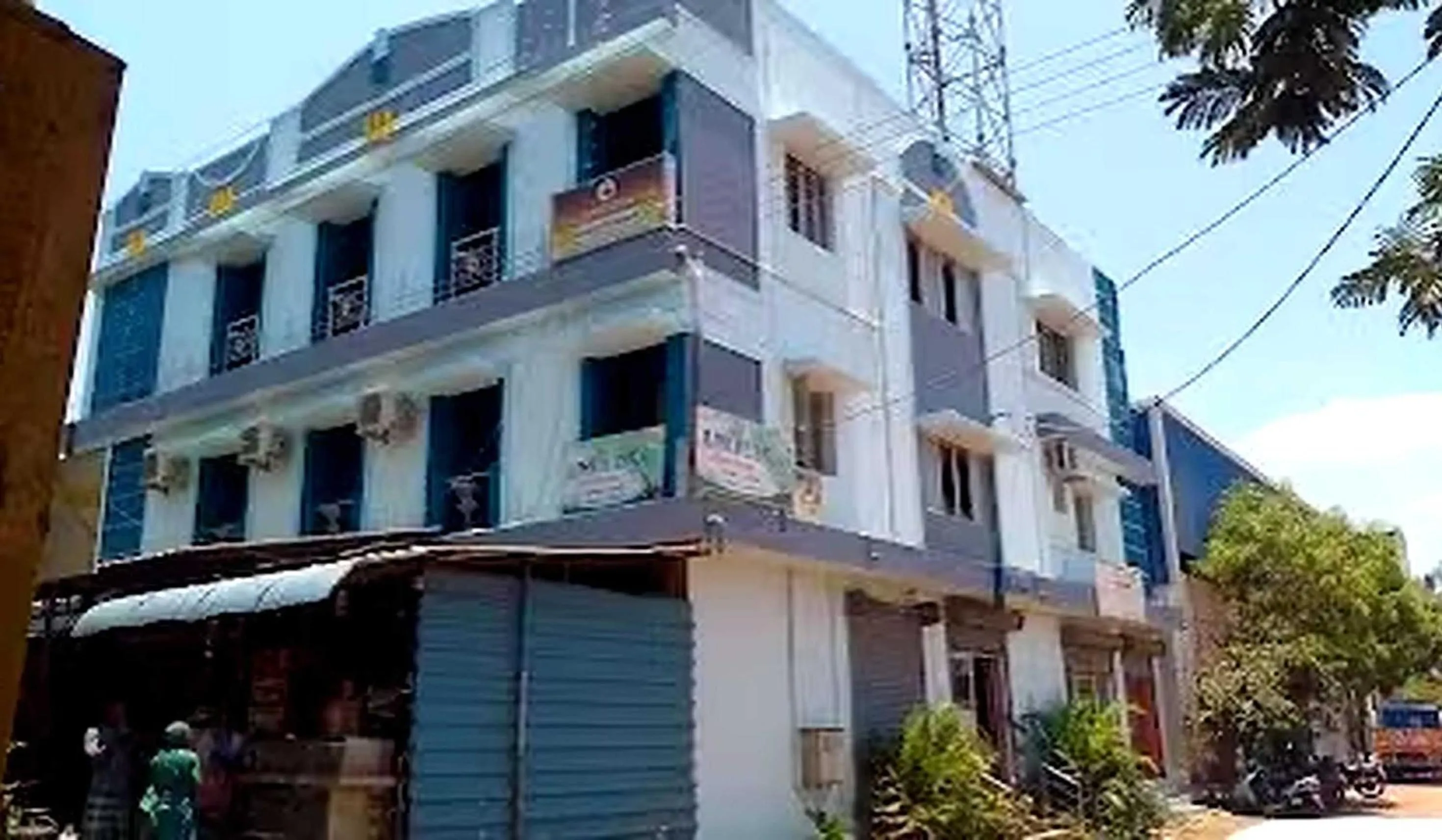 Facade/entrance in Hotel O 81239 Shri Vinayaka Inn Rooms