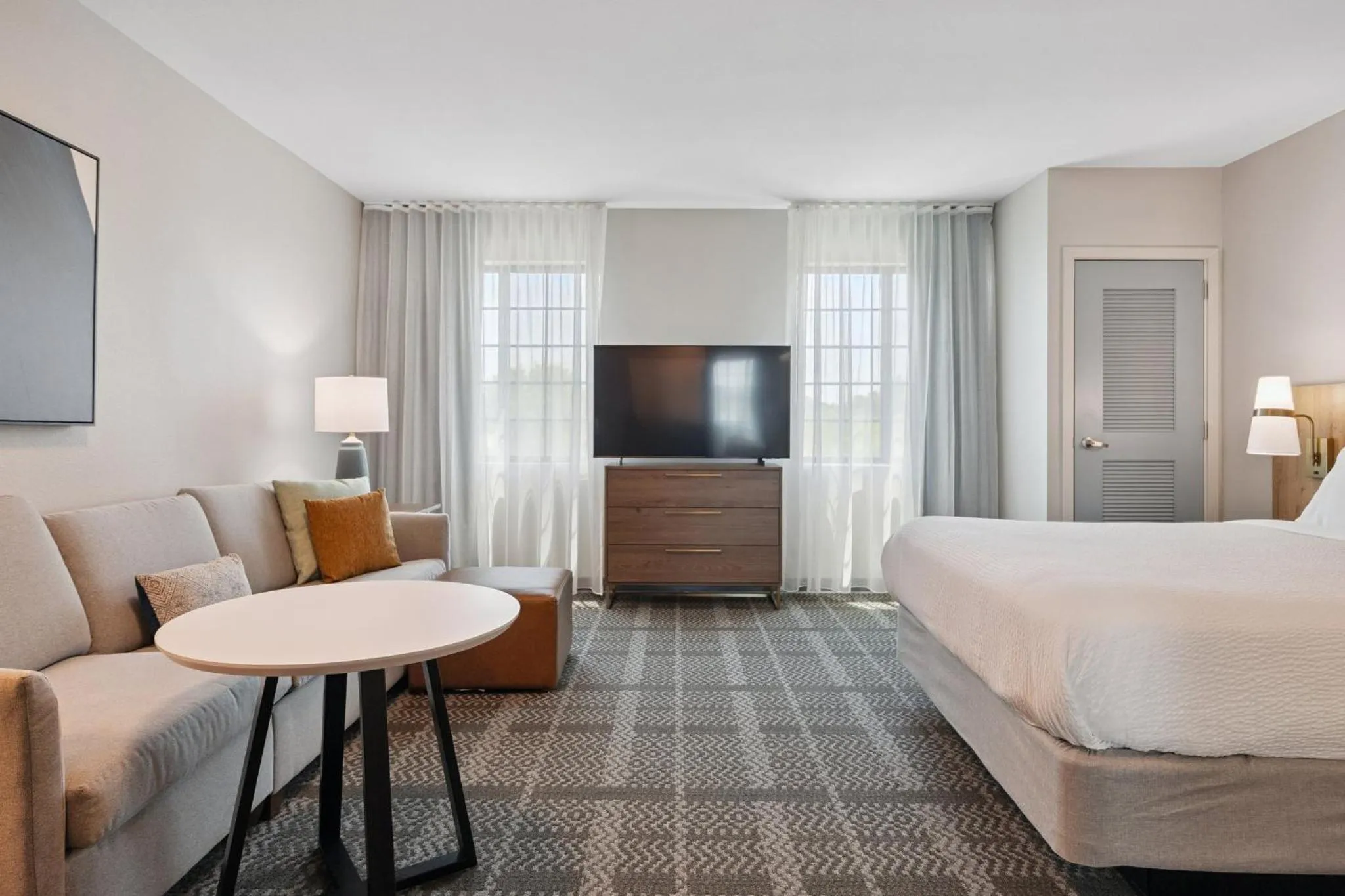 Photo of the whole room, Bed in Staybridge Suites Sacramento Woodland by IHG