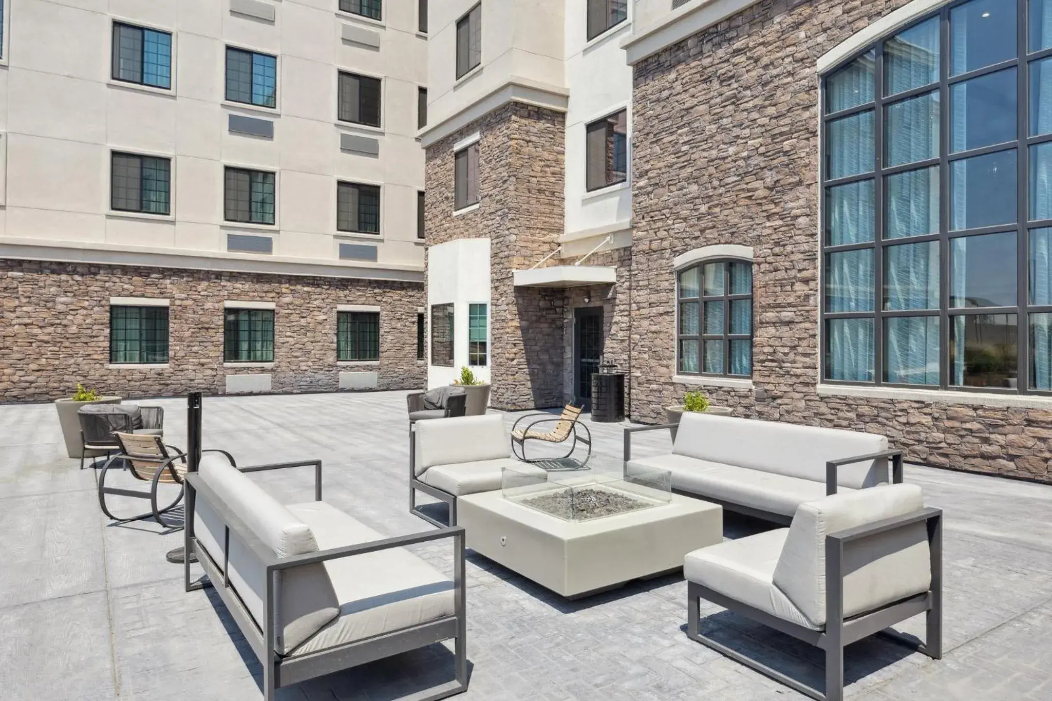 Property building in Staybridge Suites Sacramento Woodland by IHG Property building in Staybridge Suites Sacramento Woodland by IHG