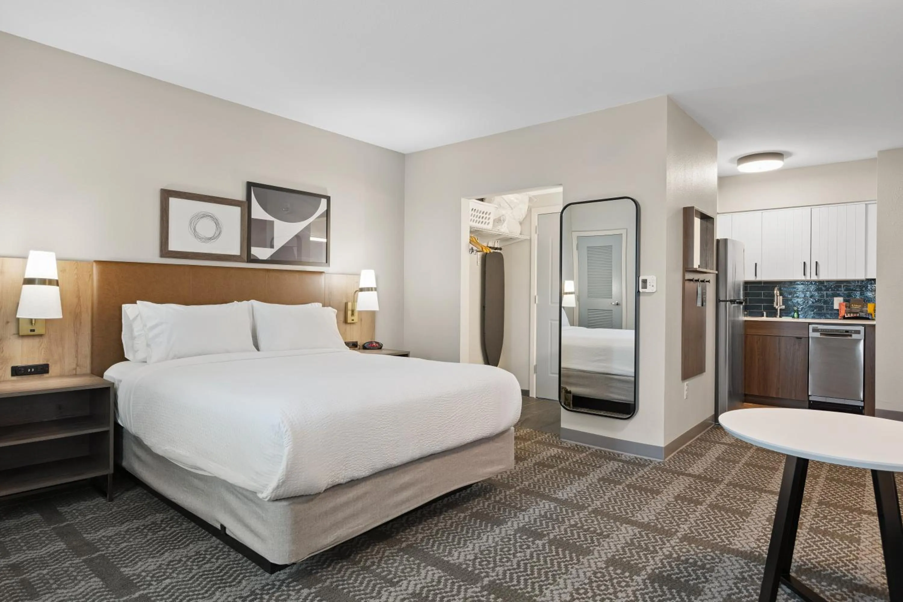 Bed in Staybridge Suites Sacramento Woodland by IHG