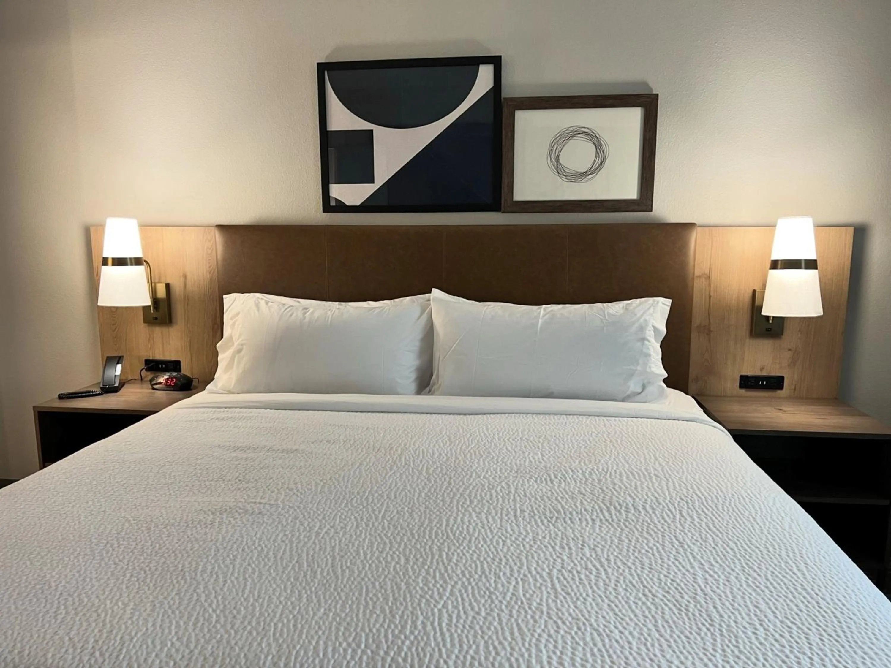 Photo of the whole room, Bed in Staybridge Suites Sacramento Woodland by IHG