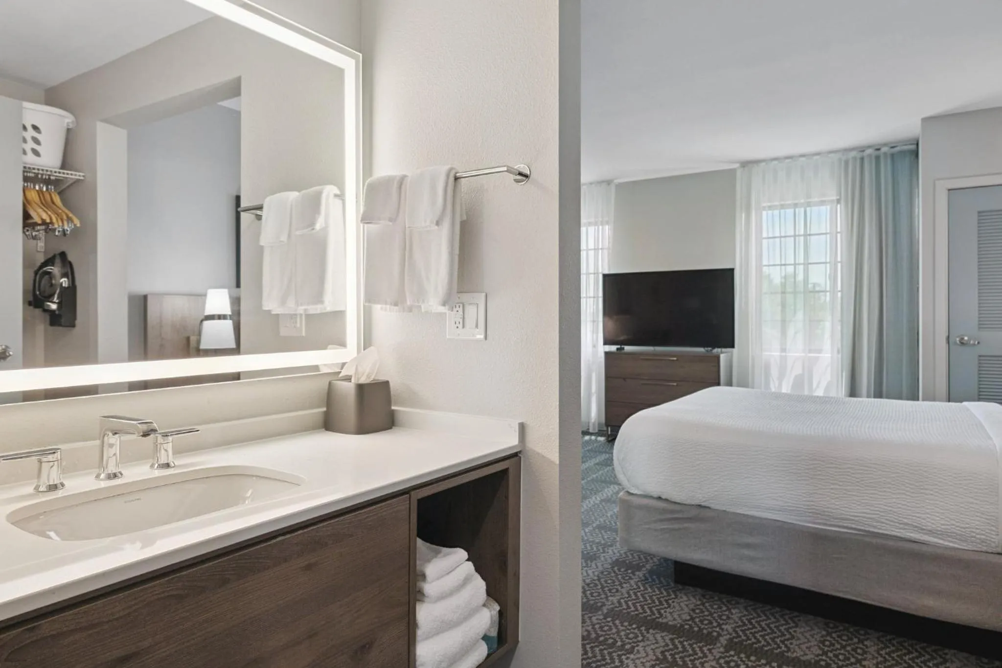 Photo of the whole room, Bed in Staybridge Suites Sacramento Woodland by IHG