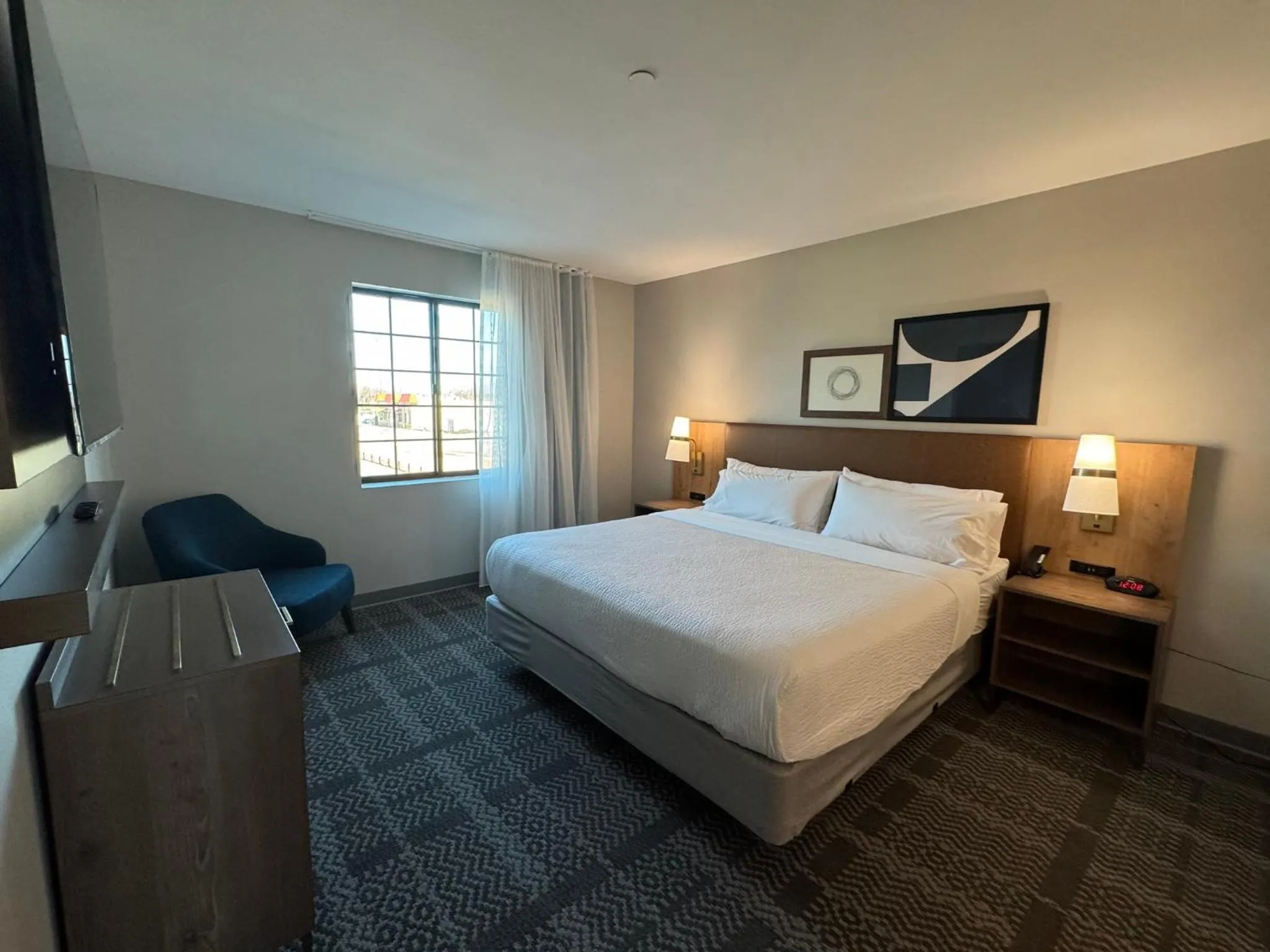 Photo of the whole room, Bed in Staybridge Suites Sacramento Woodland by IHG