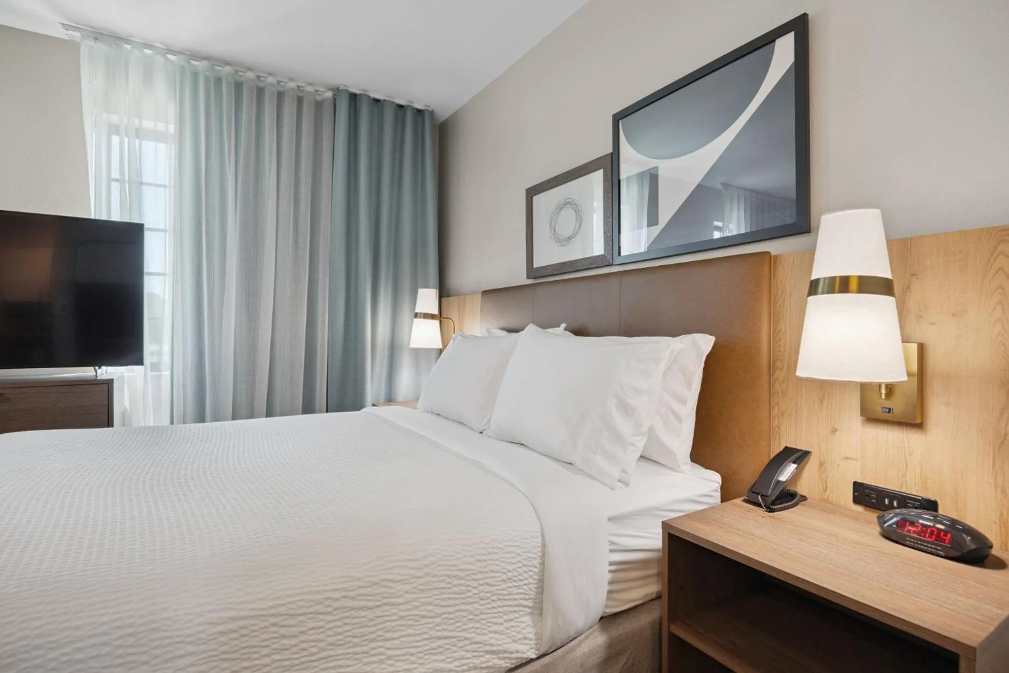 Photo of the whole room, Bed in Staybridge Suites Sacramento Woodland by IHG