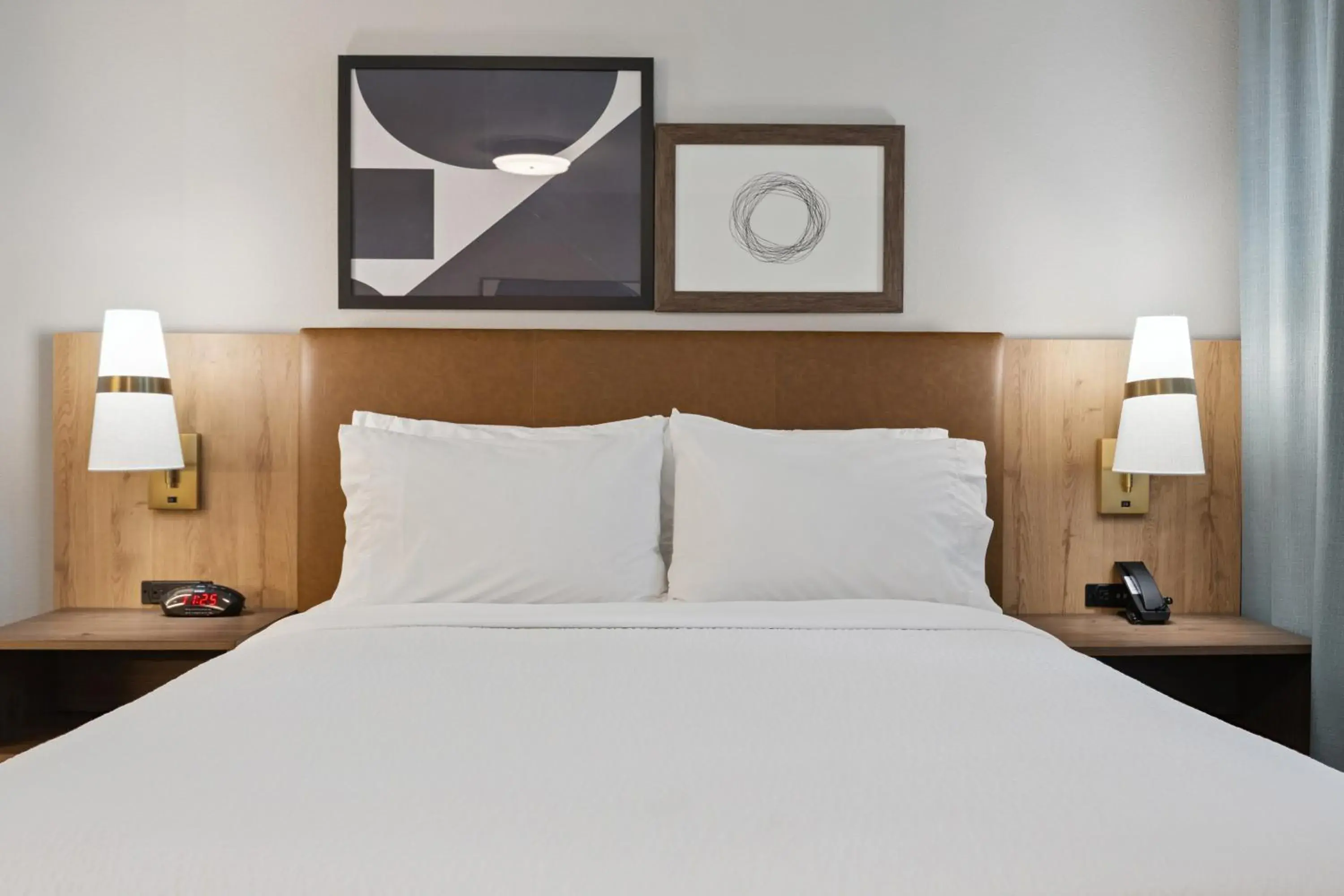 Bed in Staybridge Suites Sacramento Woodland by IHG Bed in Staybridge Suites Sacramento Woodland by IHG