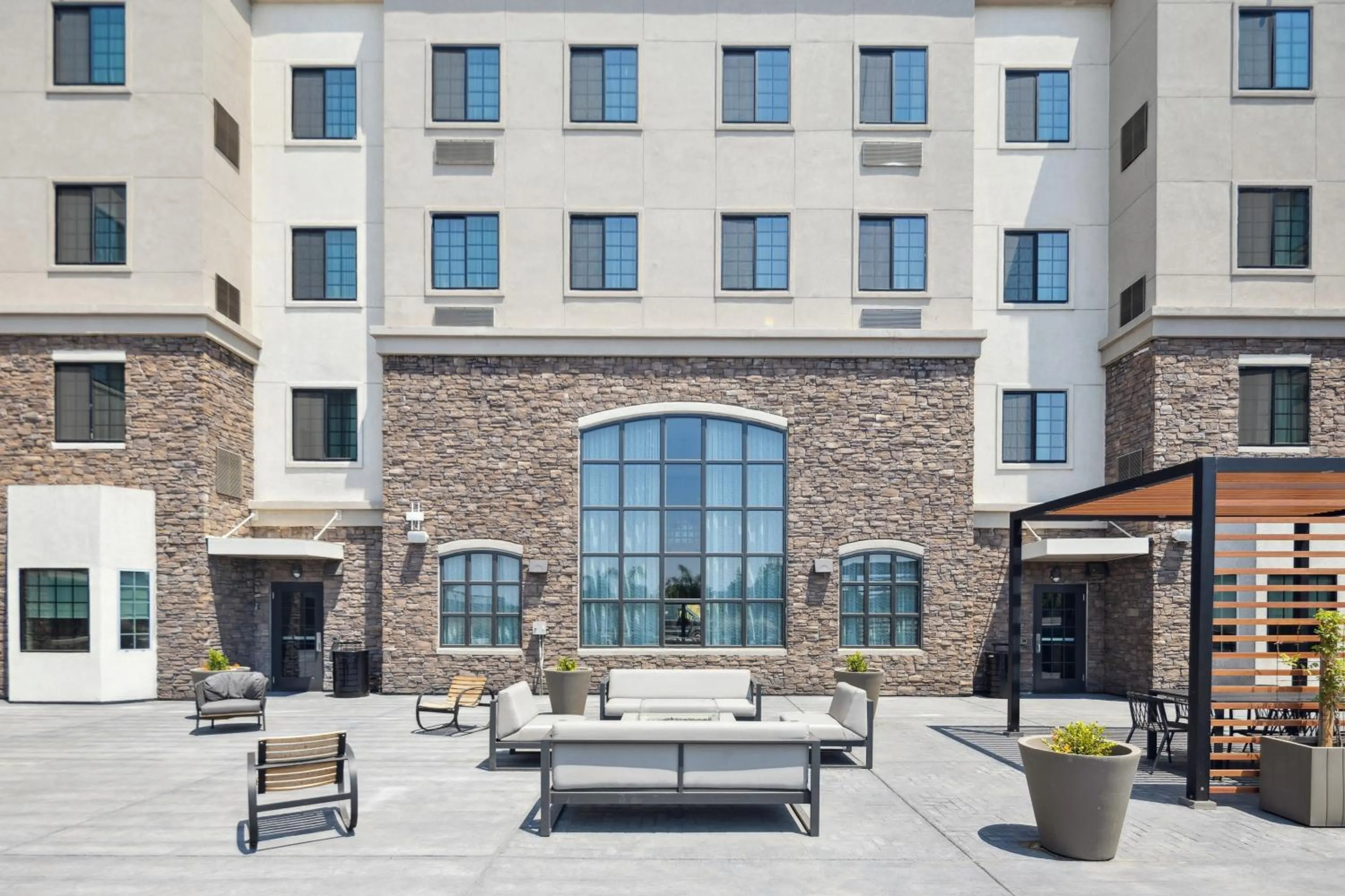 Patio in Staybridge Suites Sacramento Woodland by IHG